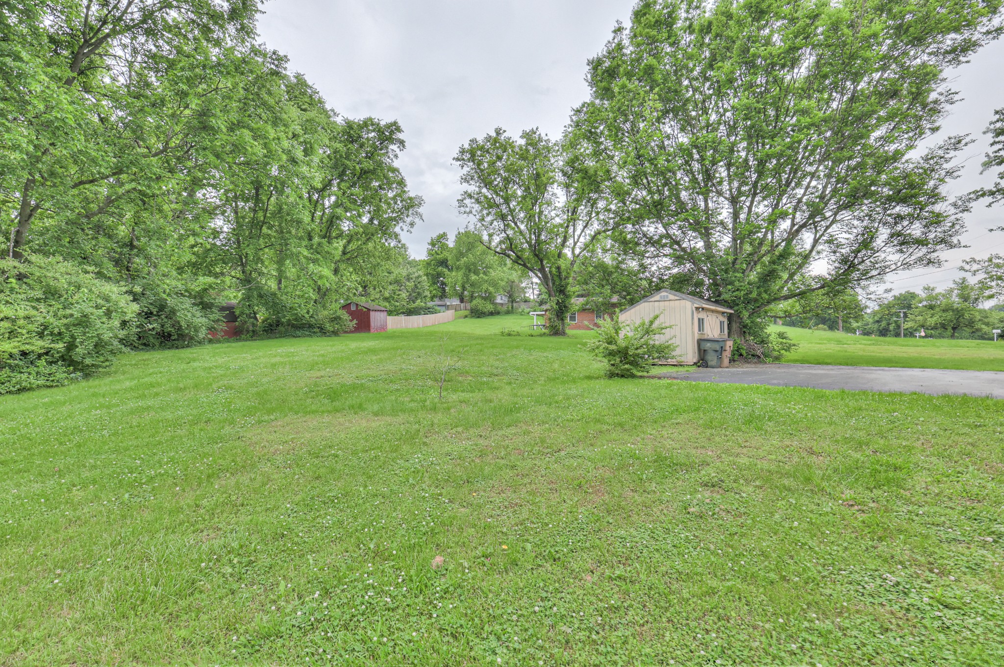 201 Foxwood Ln