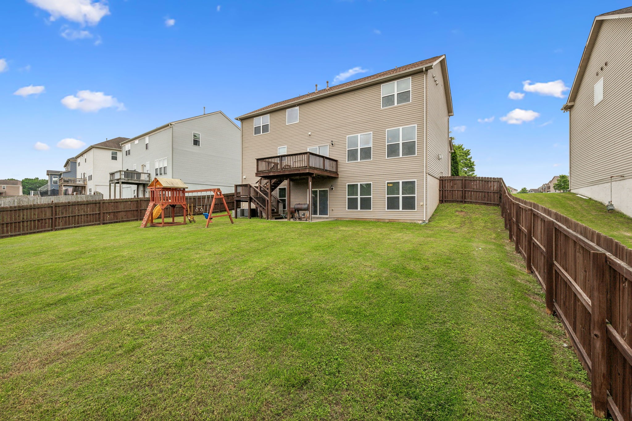 271 Gibson Dr