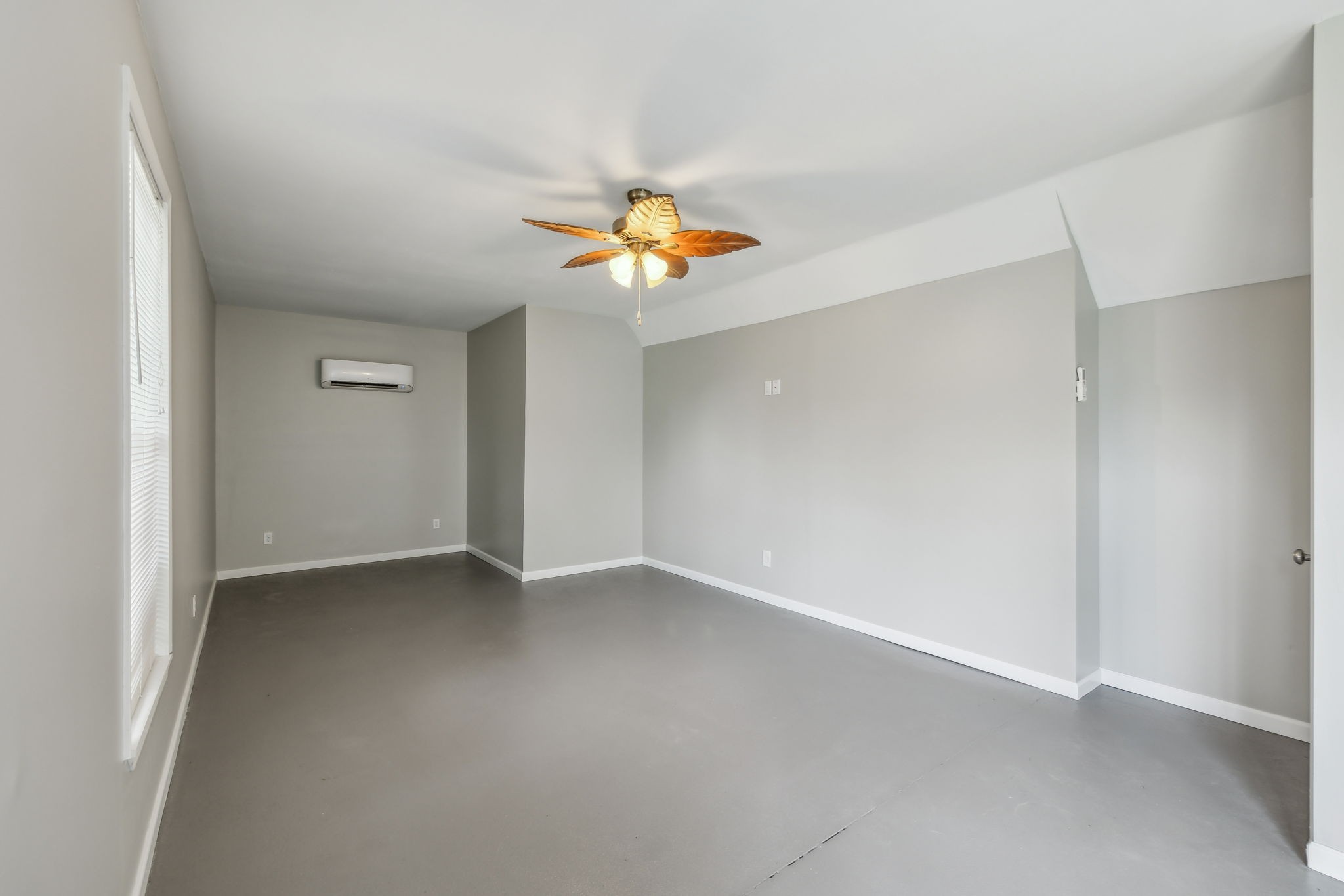 271 Gibson Dr