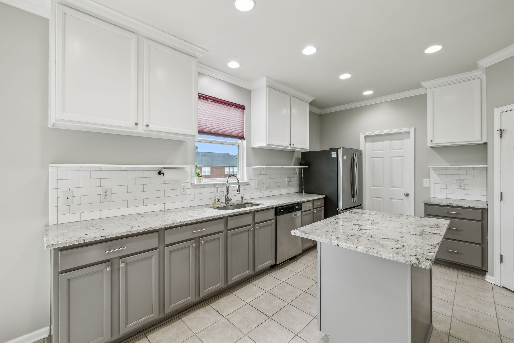 271 Gibson Dr