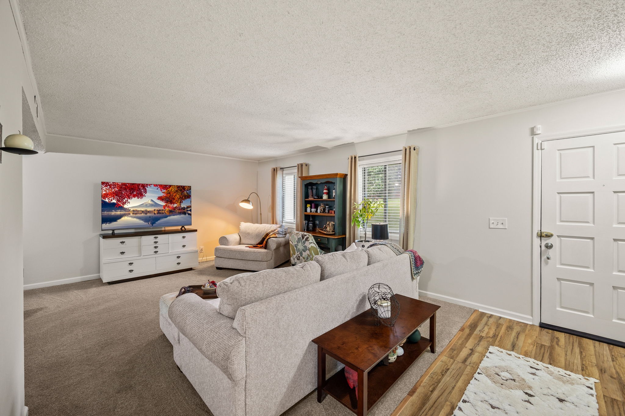 264 Lake Chateau Dr