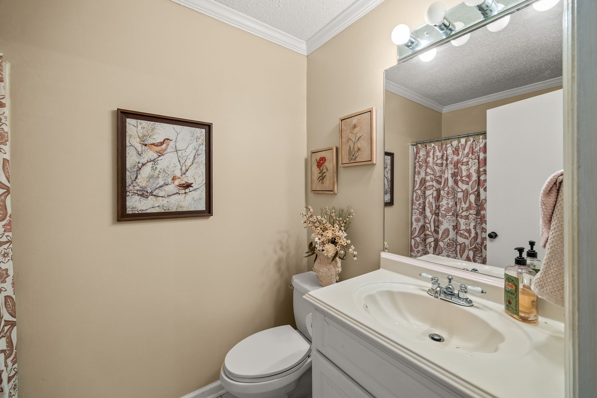264 Lake Chateau Dr