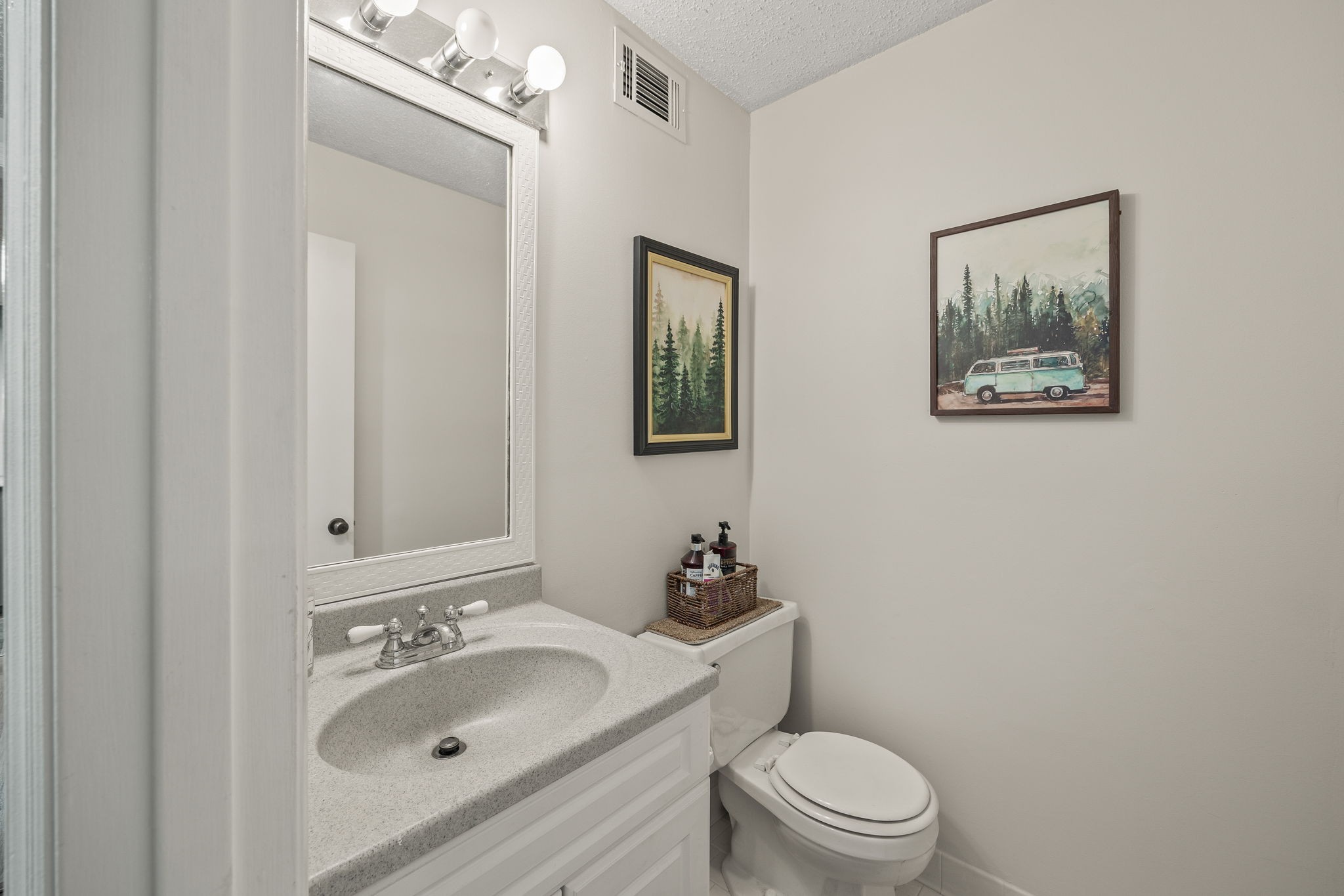 264 Lake Chateau Dr