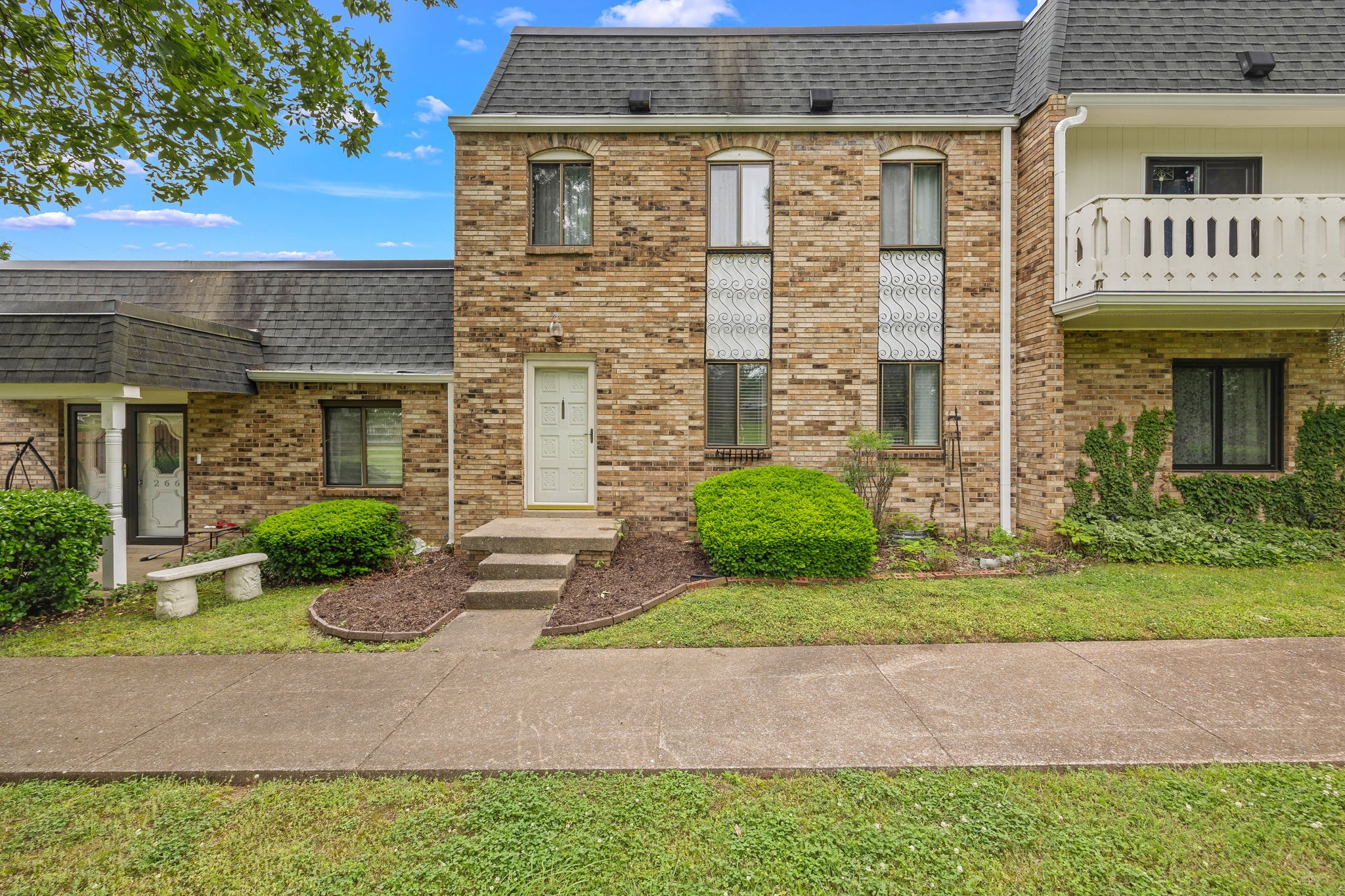 264 Lake Chateau Dr