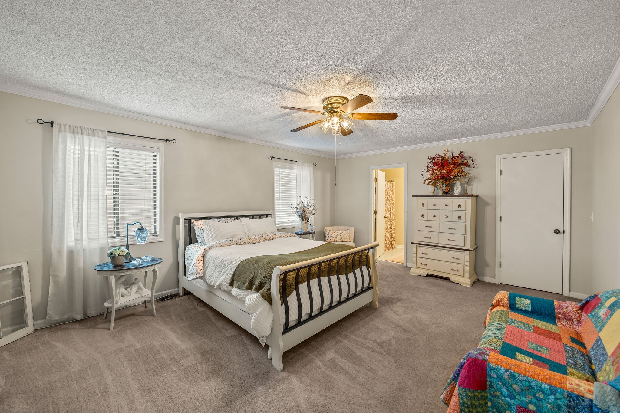 264 Lake Chateau Dr
