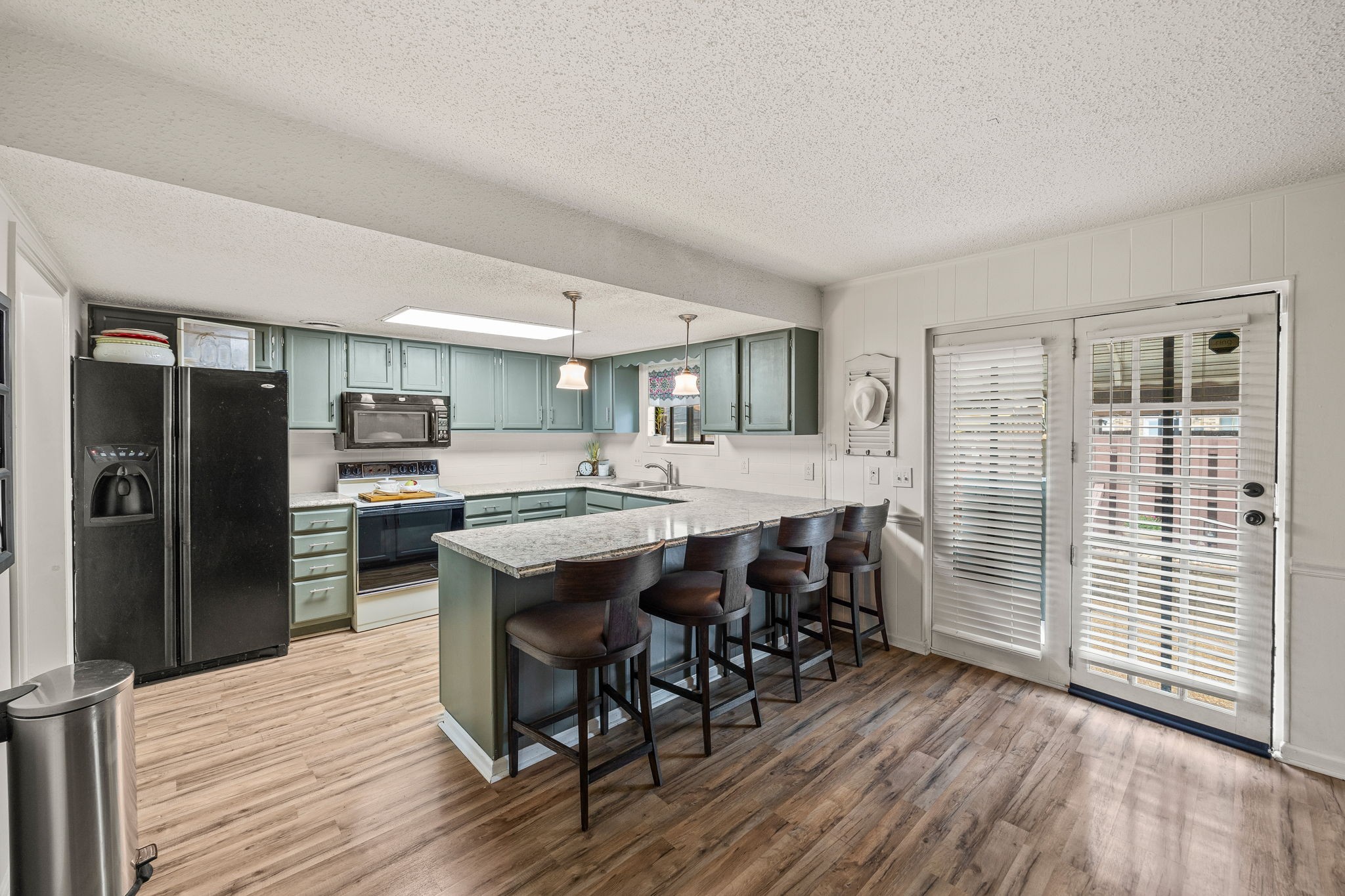 264 Lake Chateau Dr