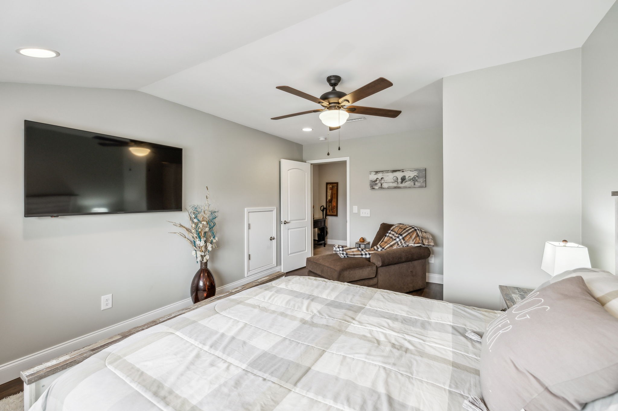 1420 Whispering Oaks Dr