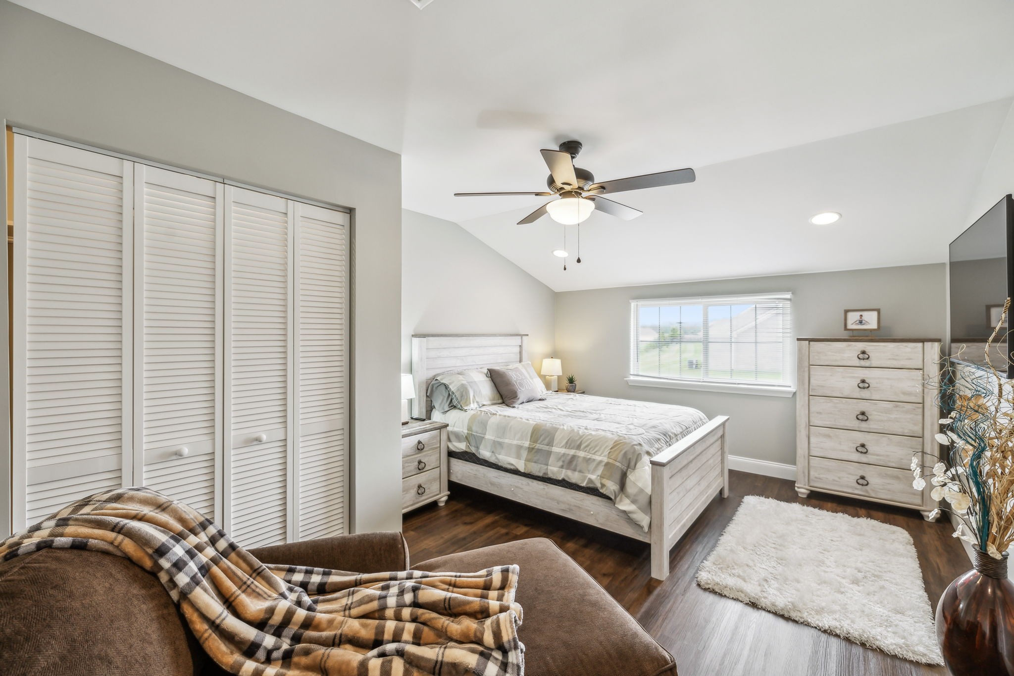1420 Whispering Oaks Dr
