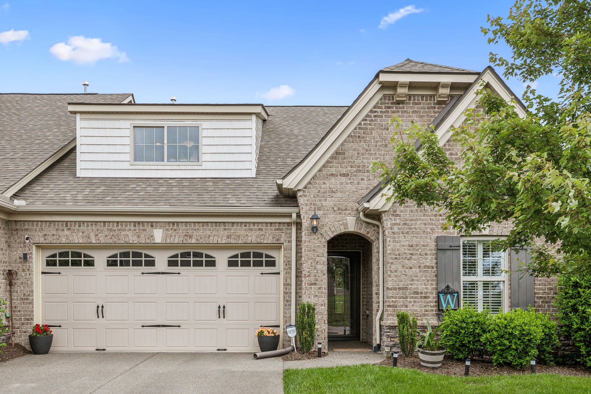 1420 Whispering Oaks Dr