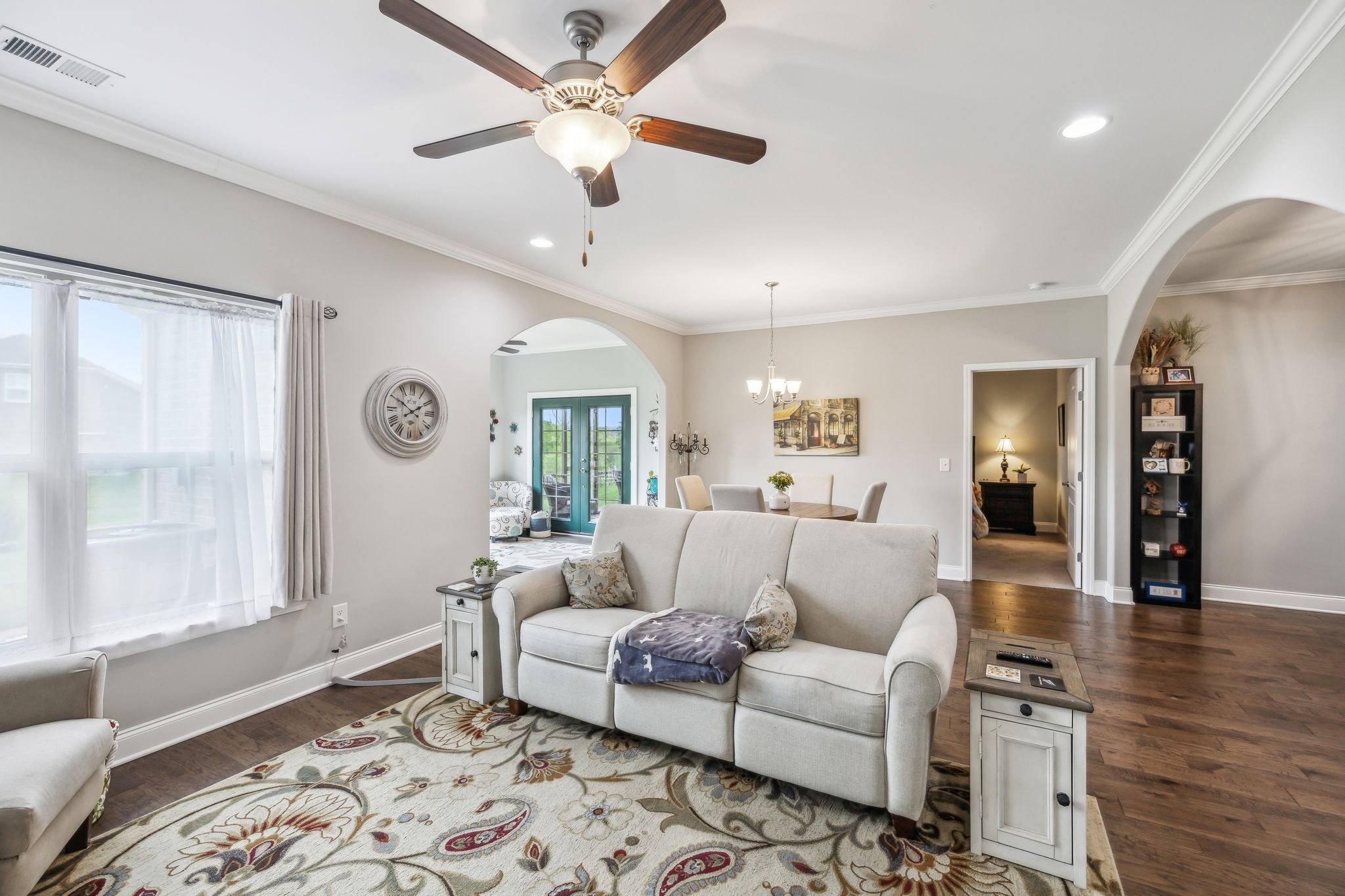 1420 Whispering Oaks Dr