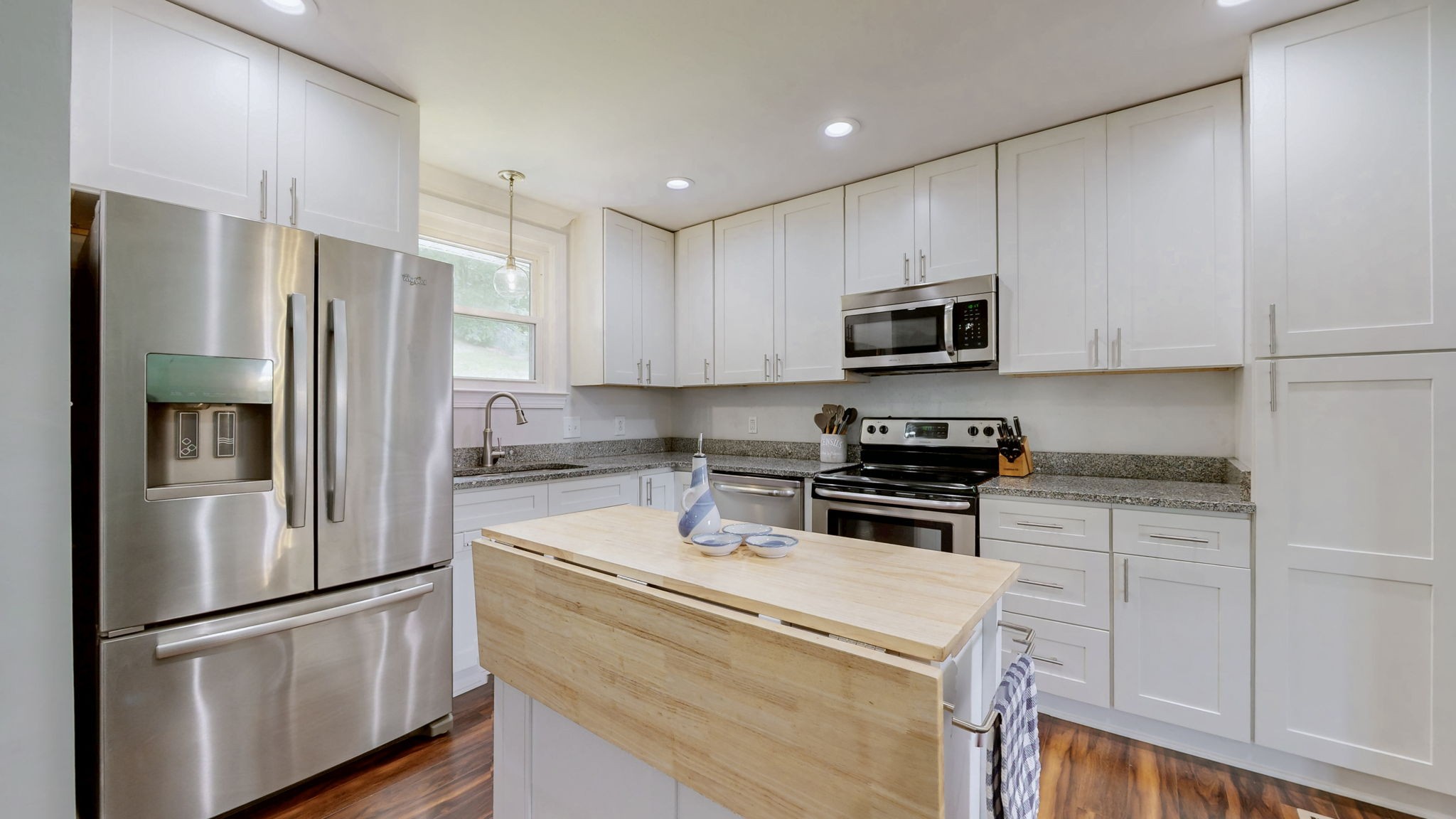2432 Ponderosa Way