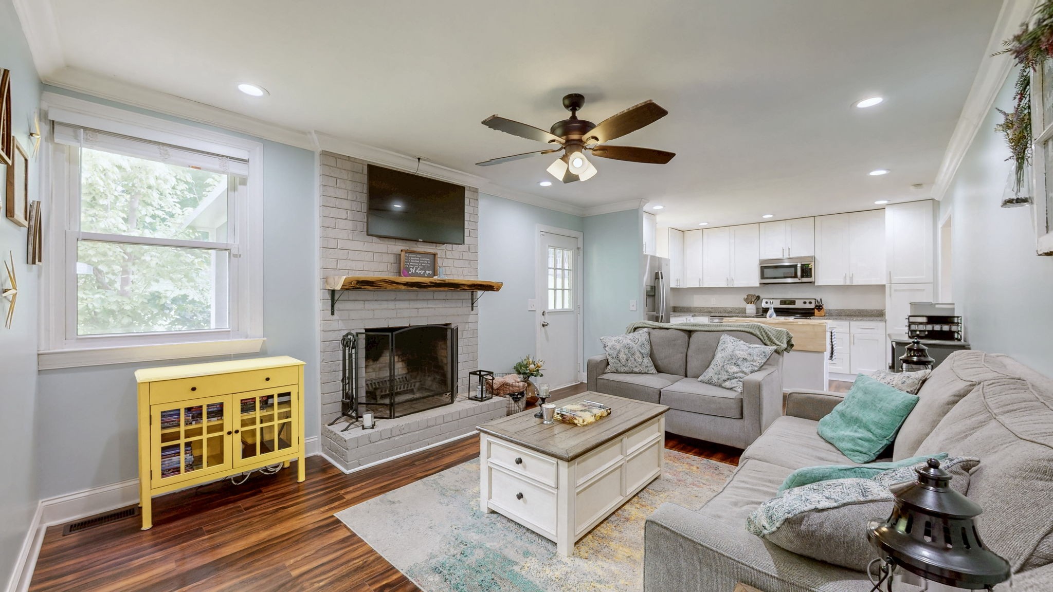 2432 Ponderosa Way