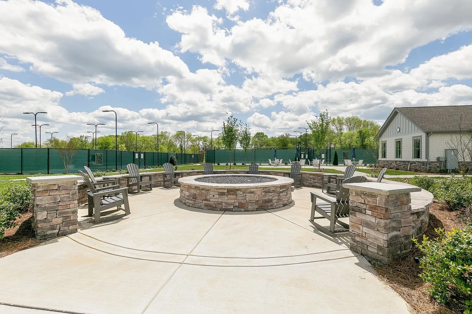 2237 Henderson Dr