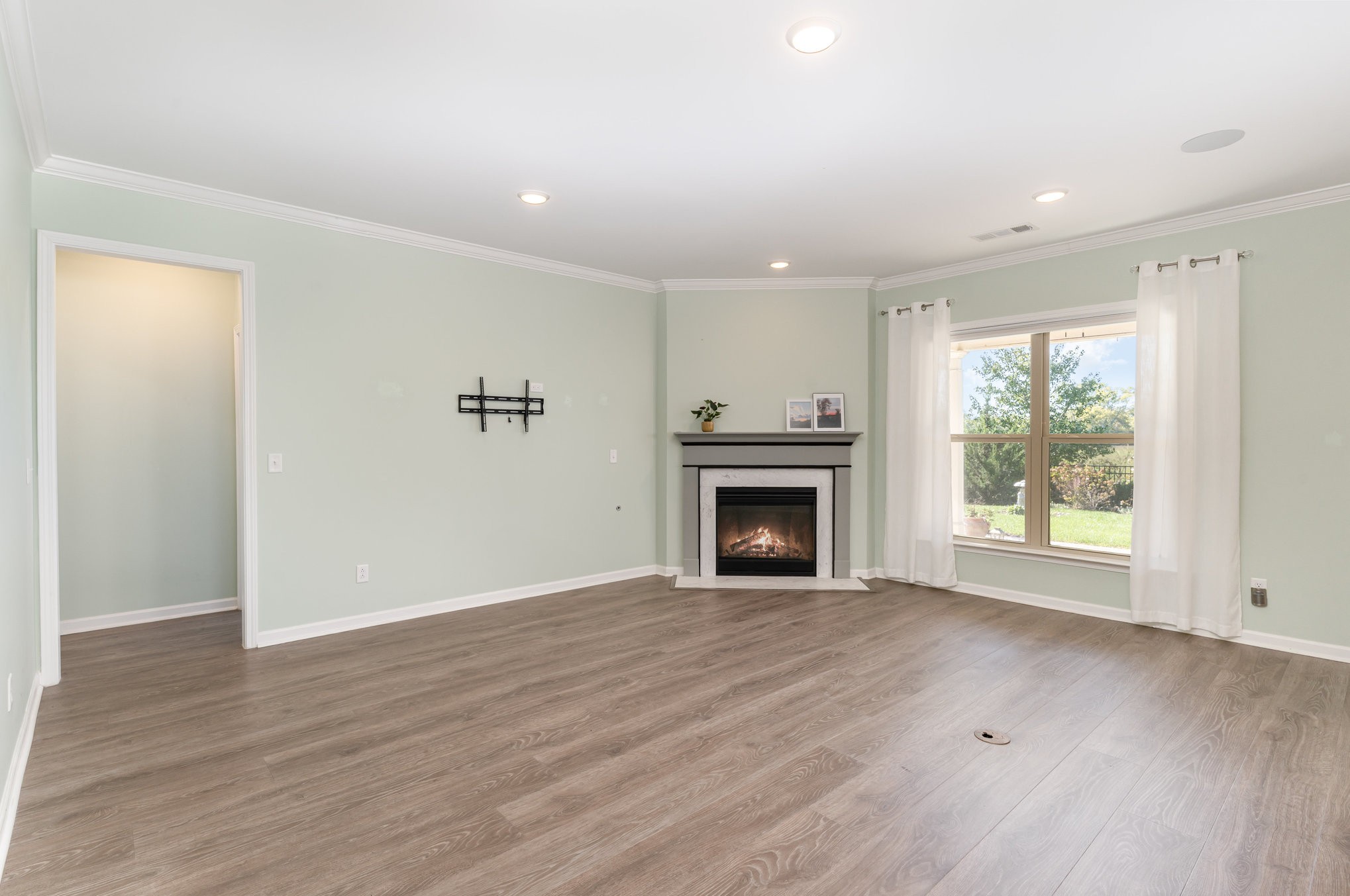 2237 Henderson Dr