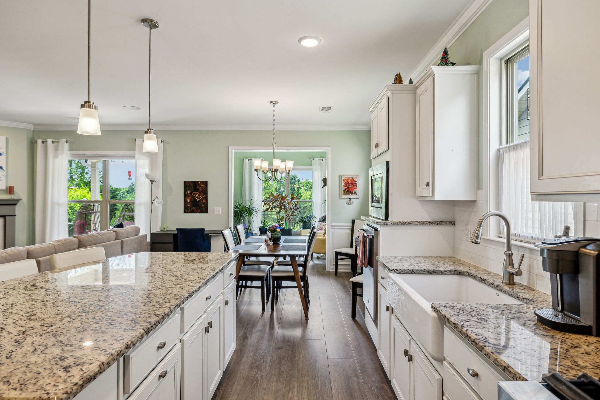 2237 Henderson Dr
