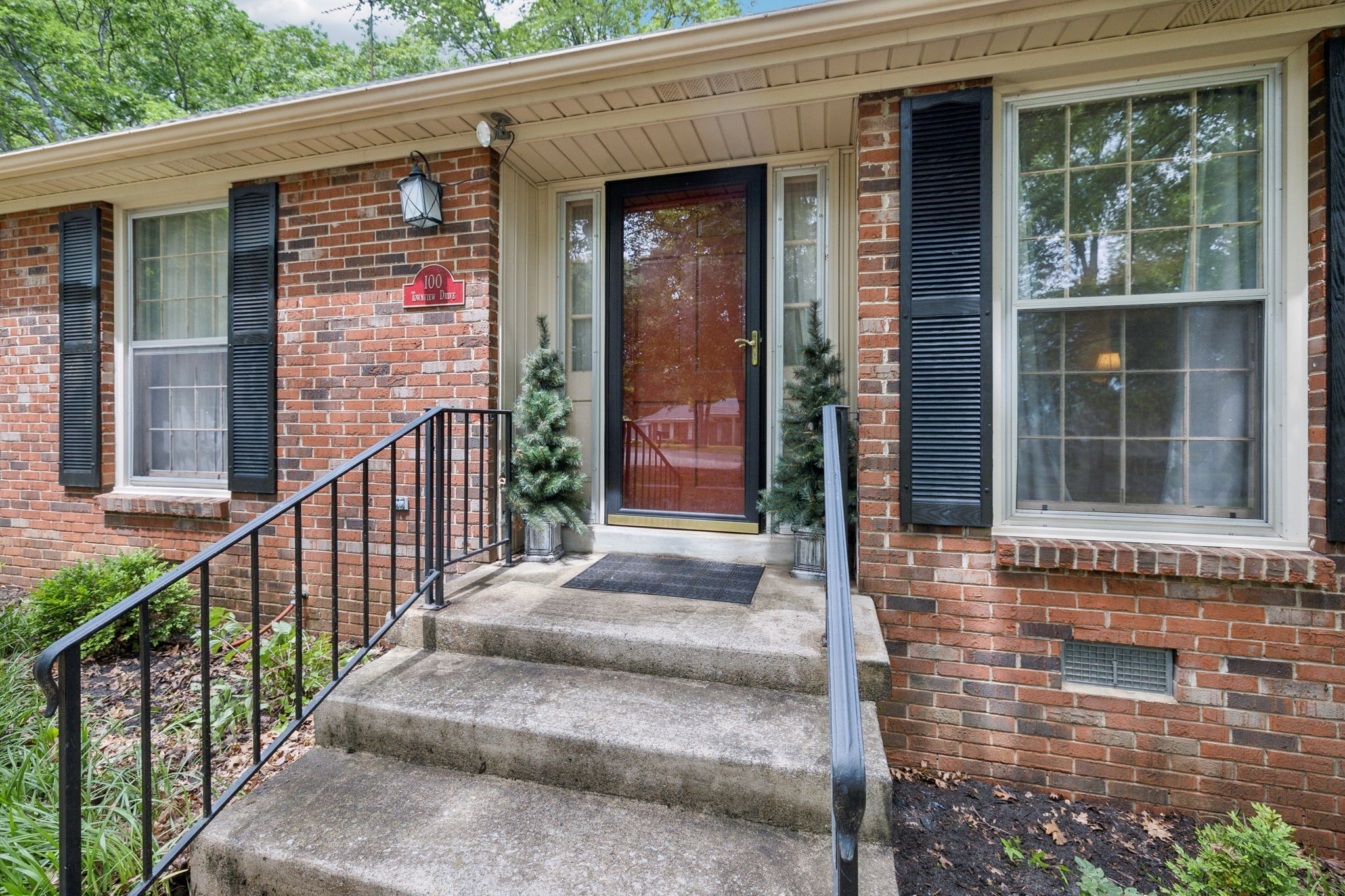 100 Townview Dr