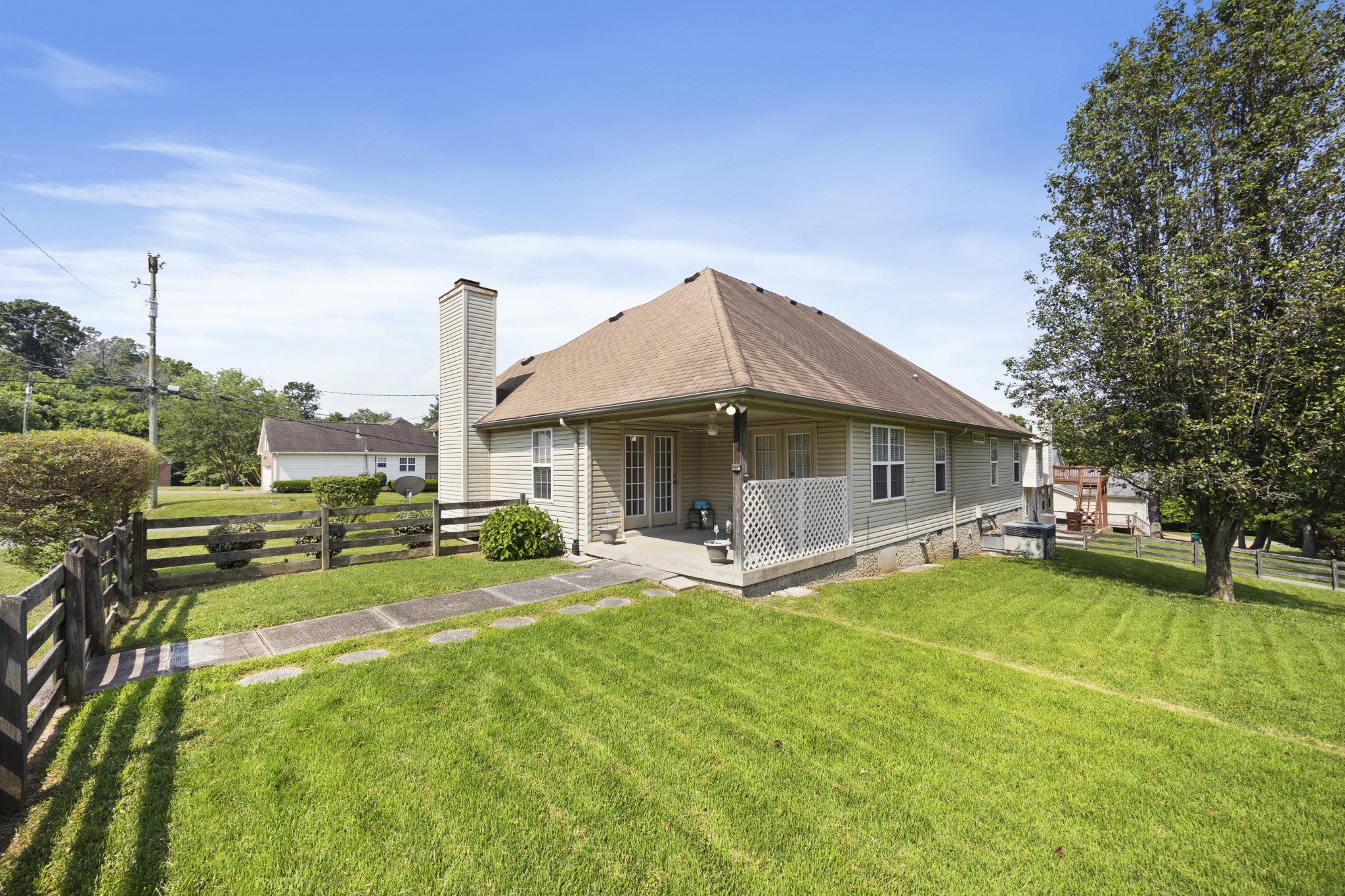 1905 Dunedin Dr