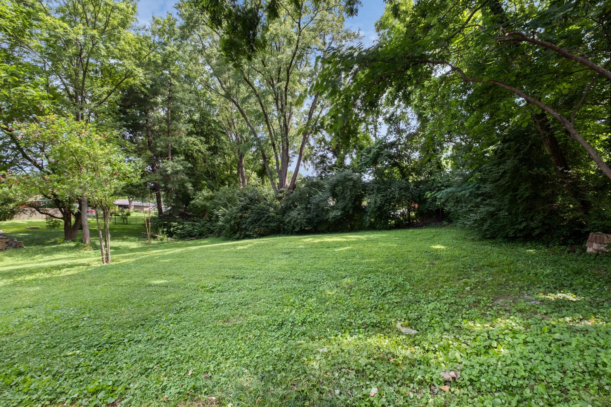 2841 Lakeland Dr