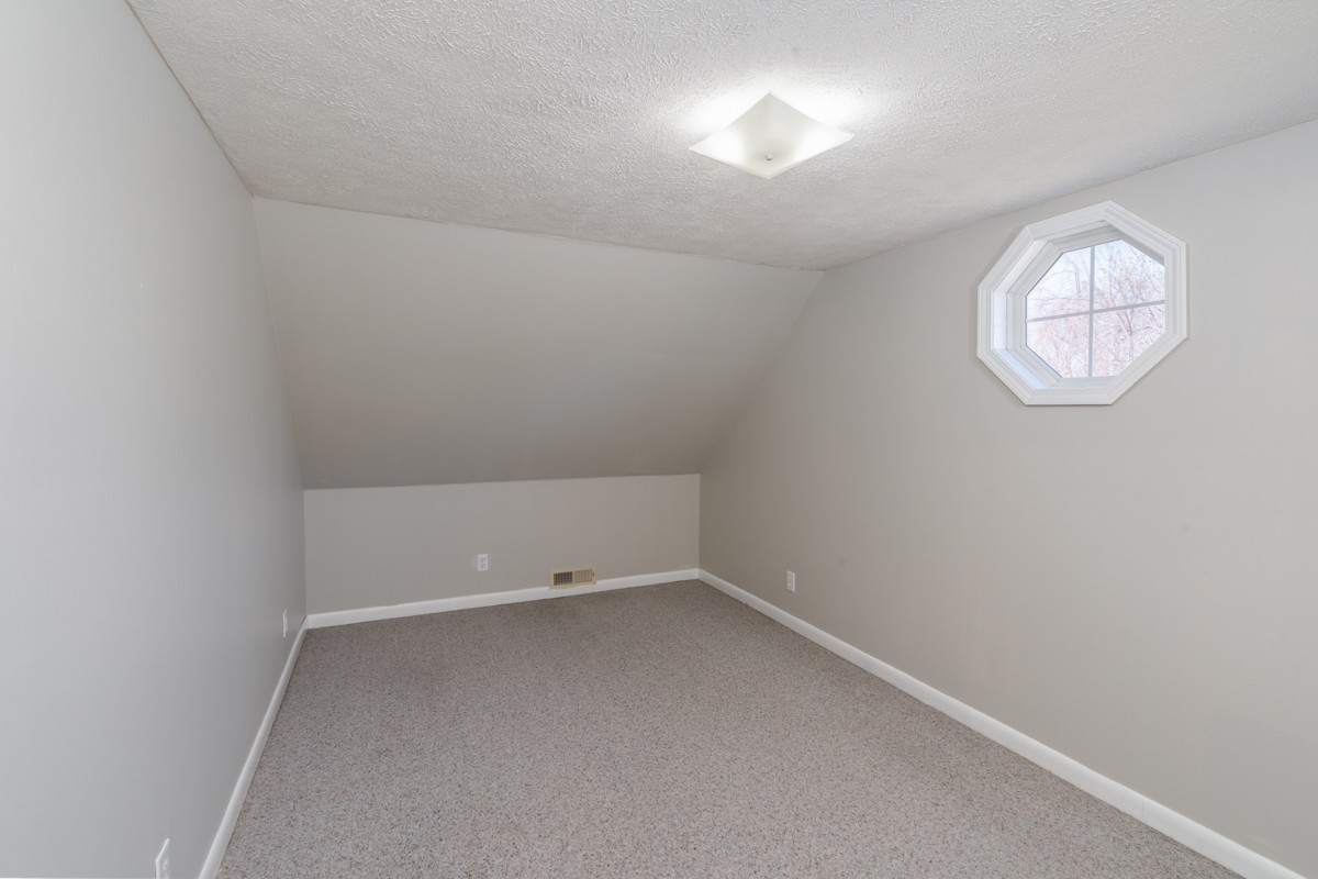 55 Bluebird Ln