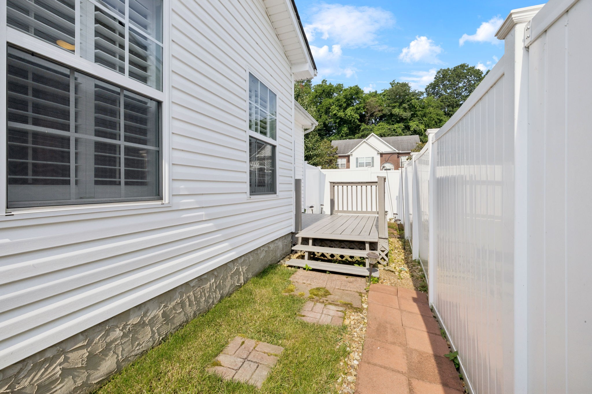 104 Coldwater Dr