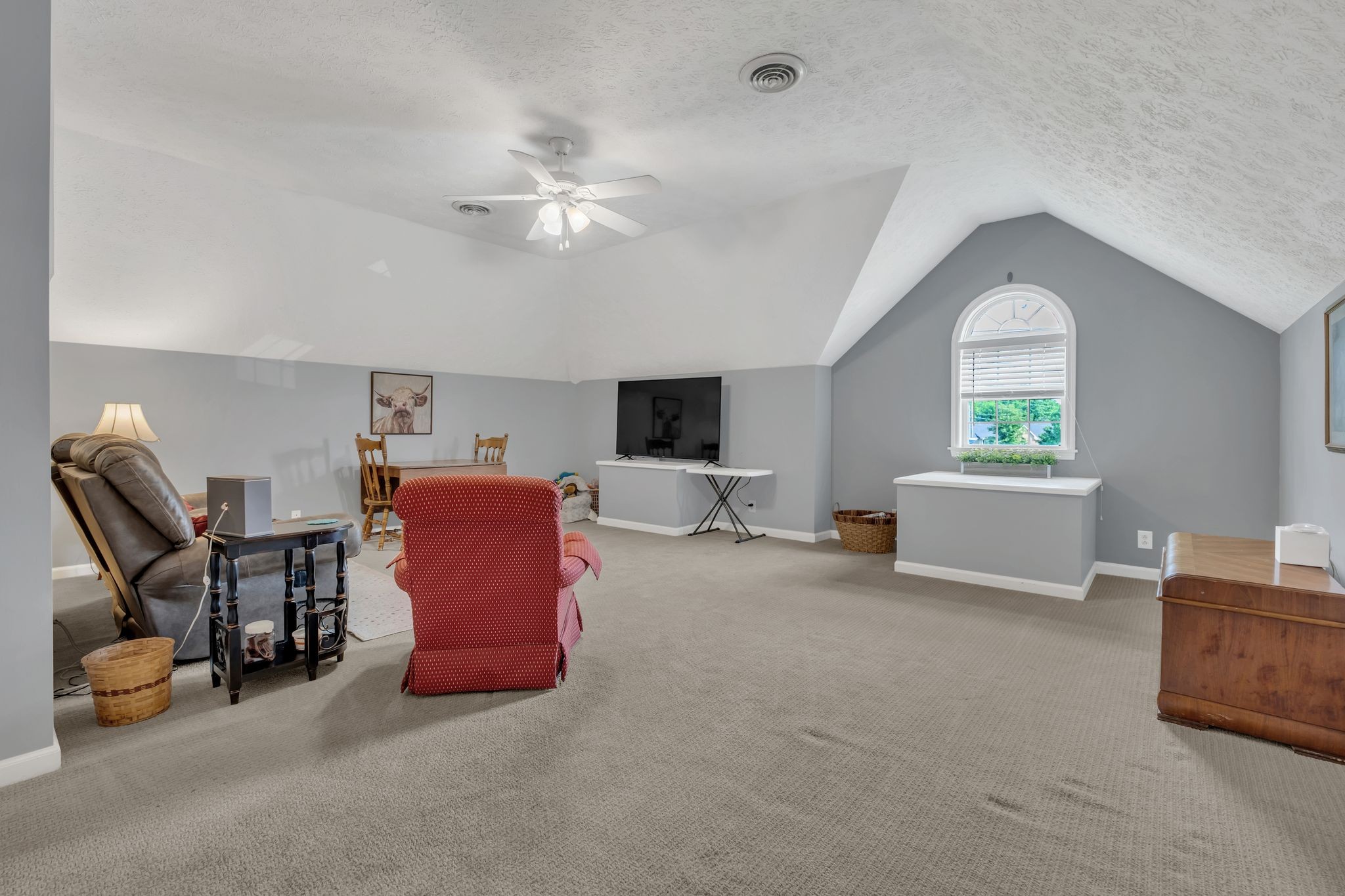 111 Cascade Ln