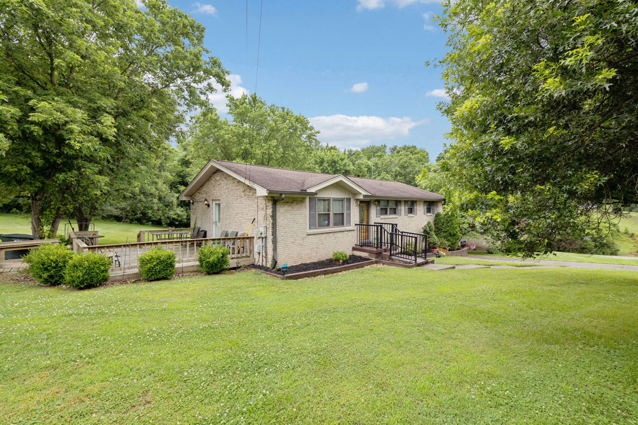 324 Hickory Dr