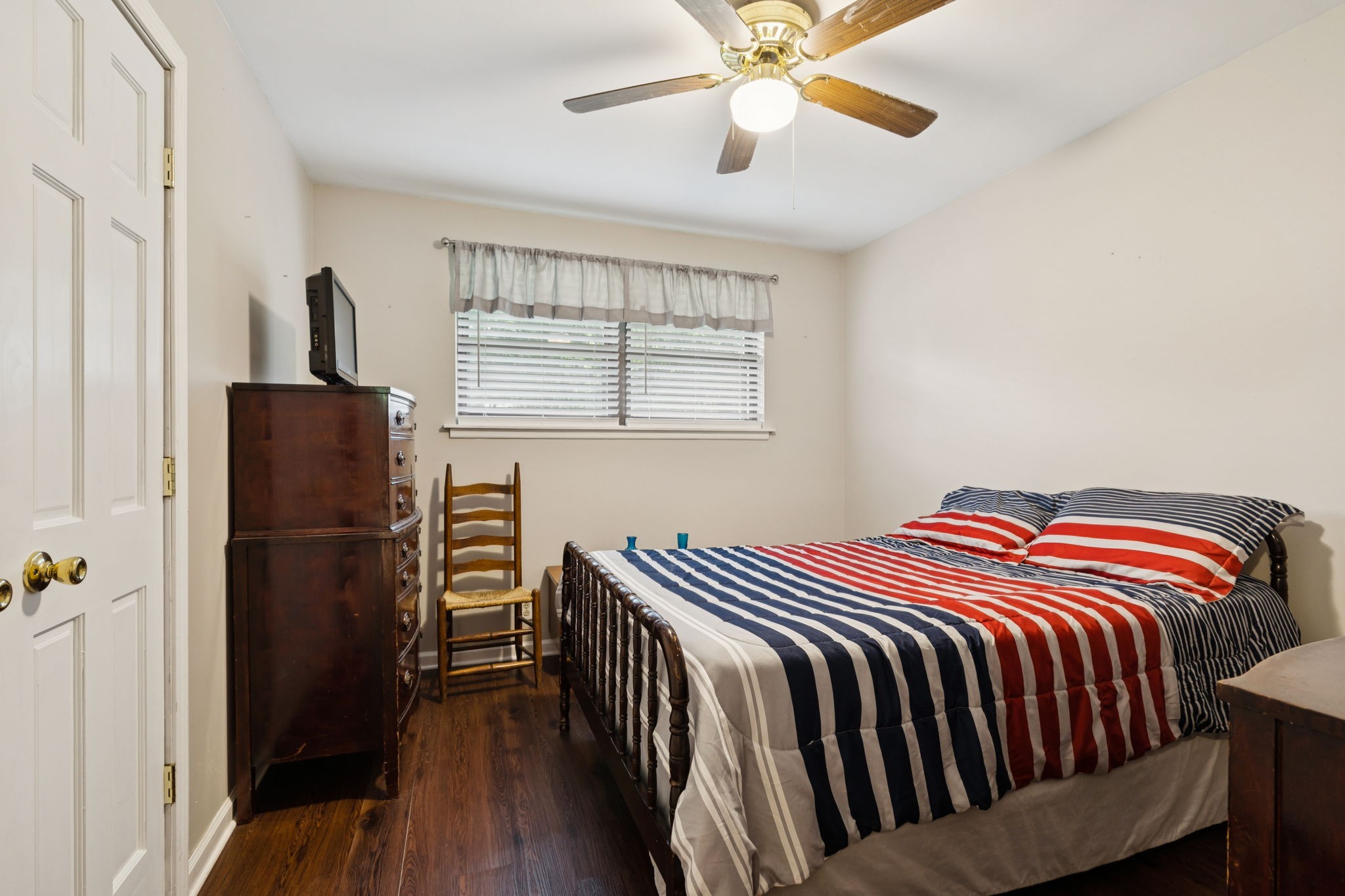 324 Hickory Dr