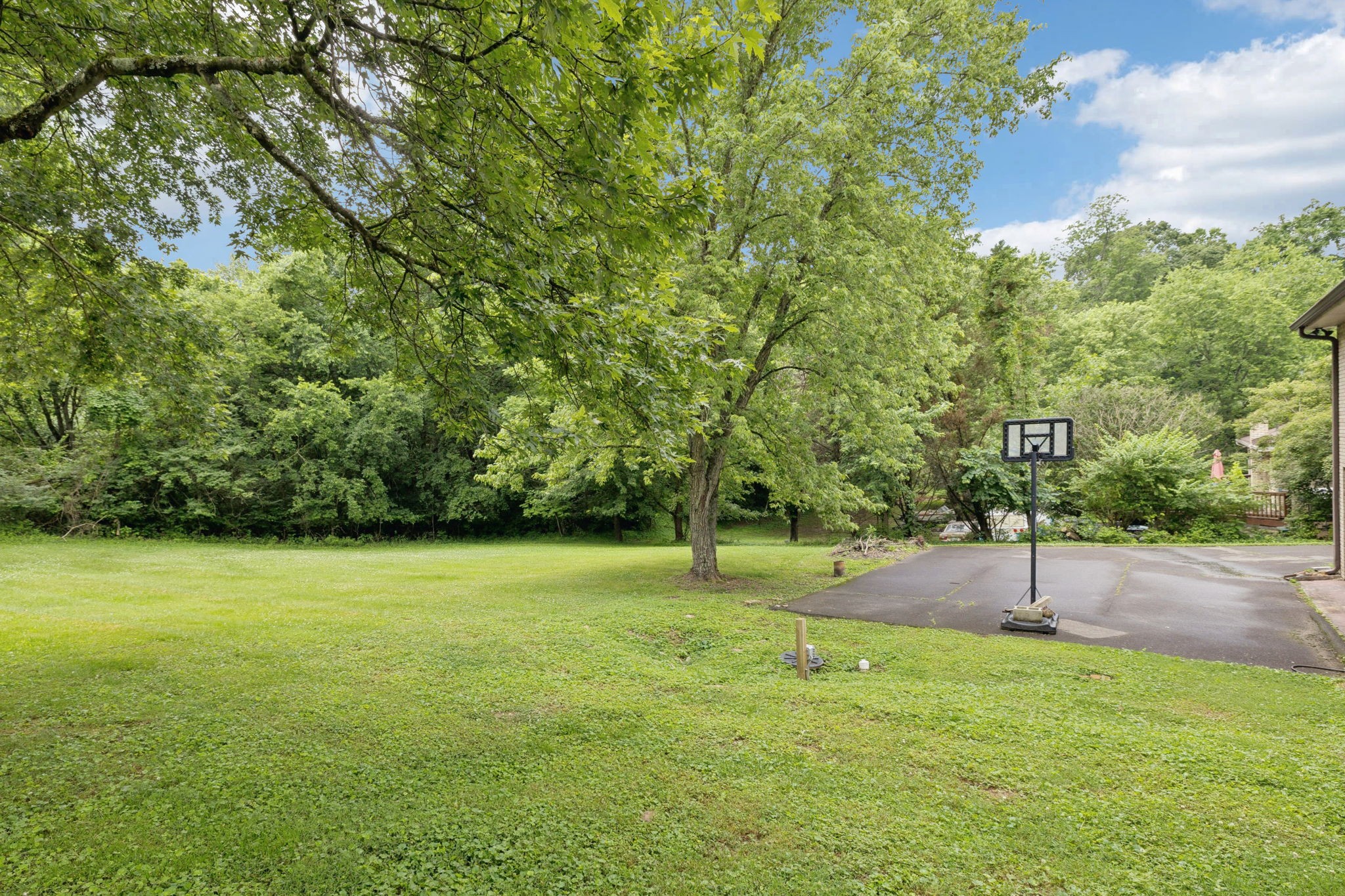 324 Hickory Dr