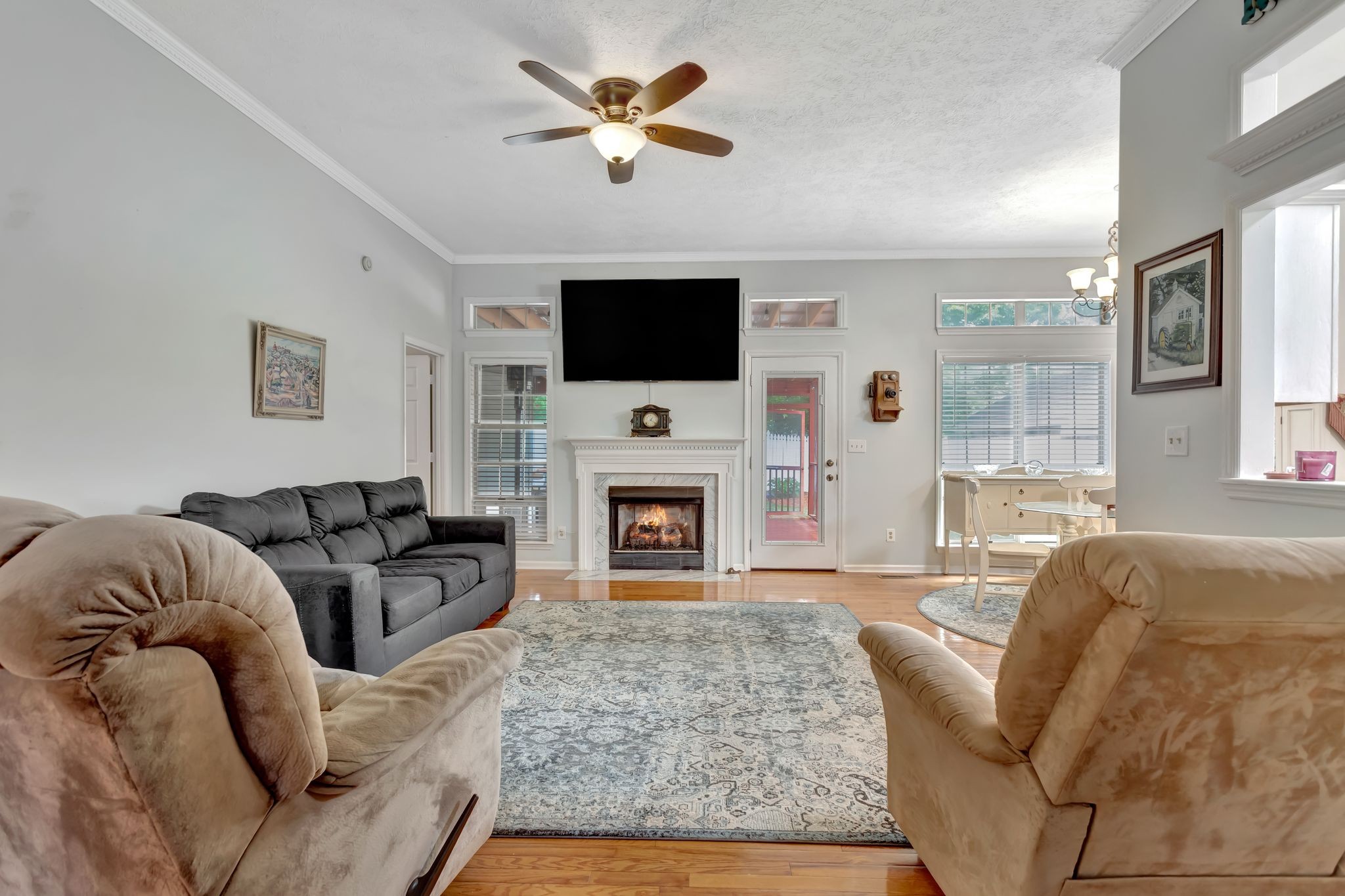 1707 University Dr