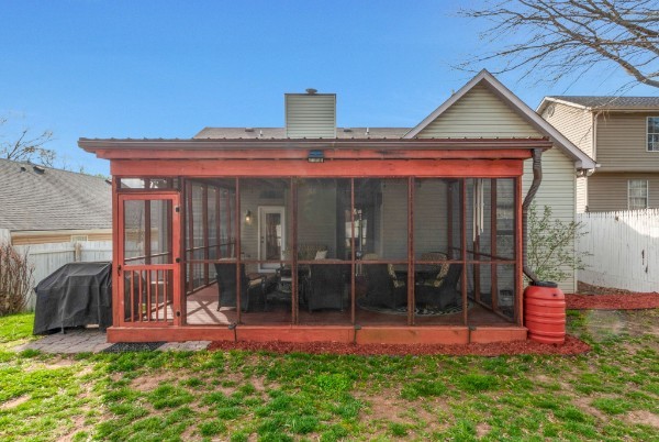 1707 University Dr