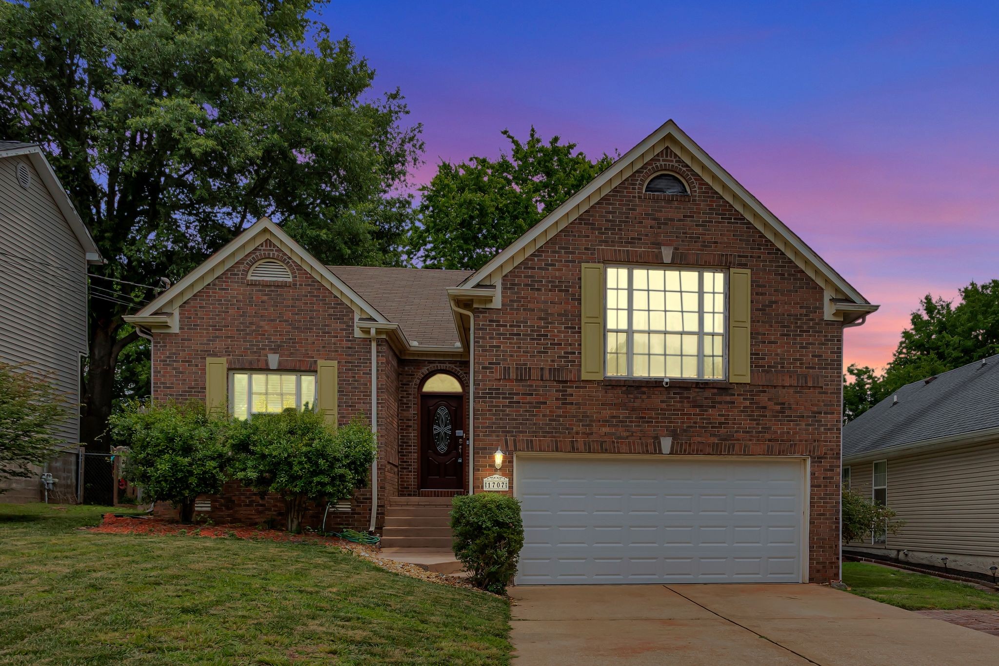 1707 University Dr