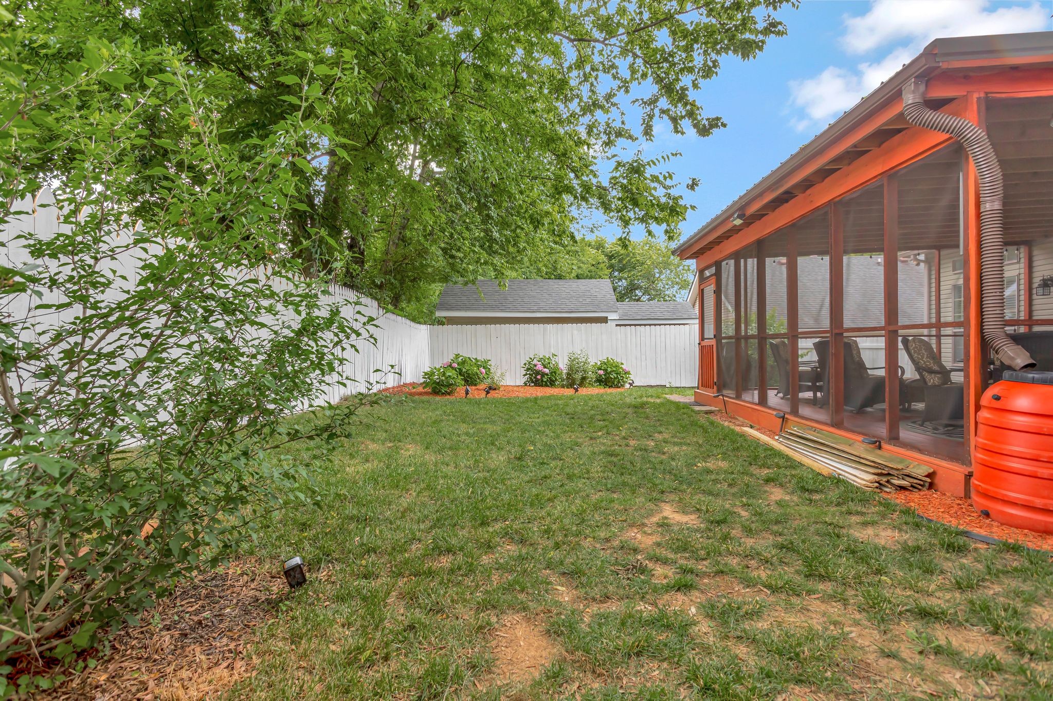 1707 University Dr