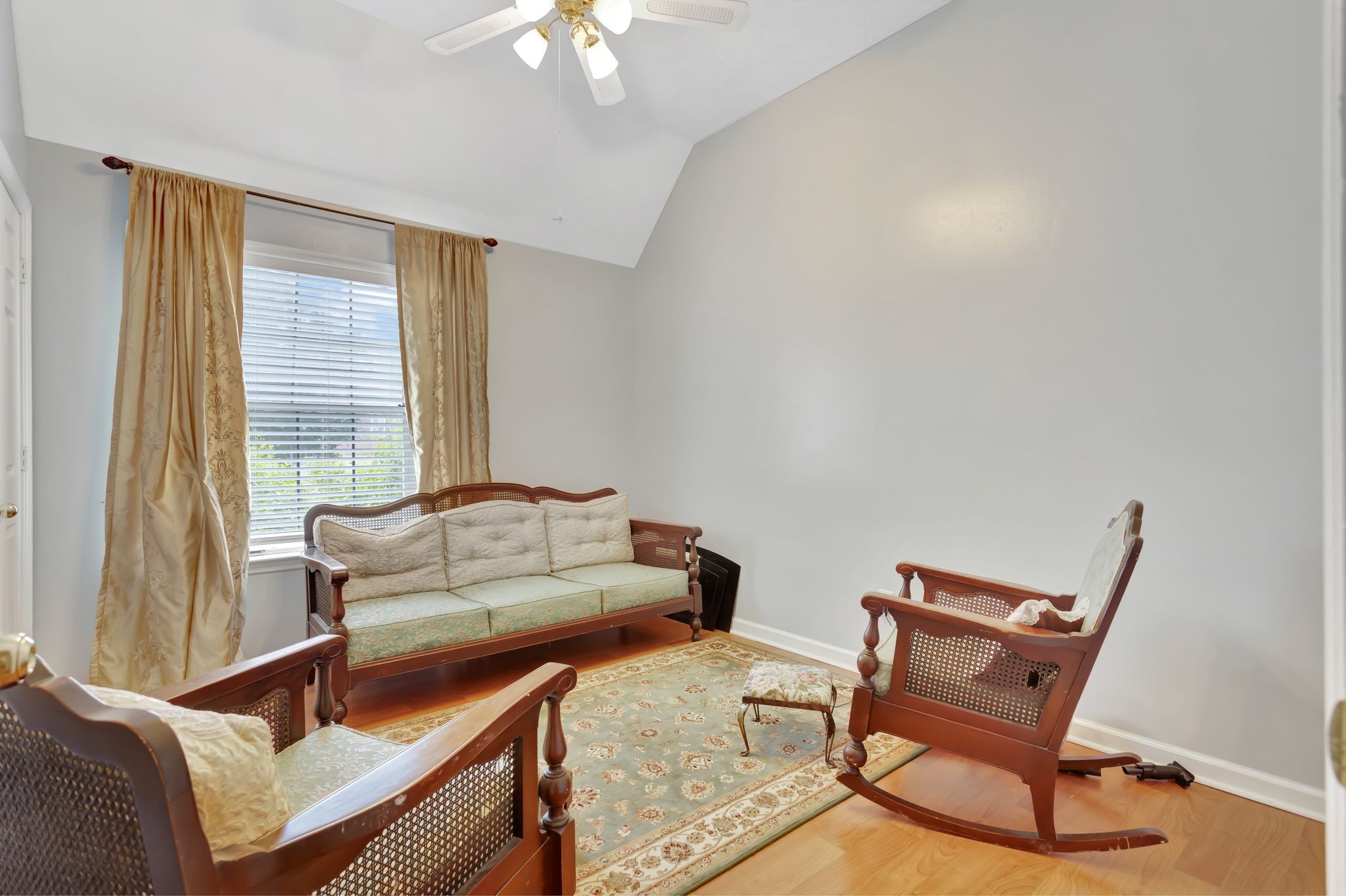 1707 University Dr