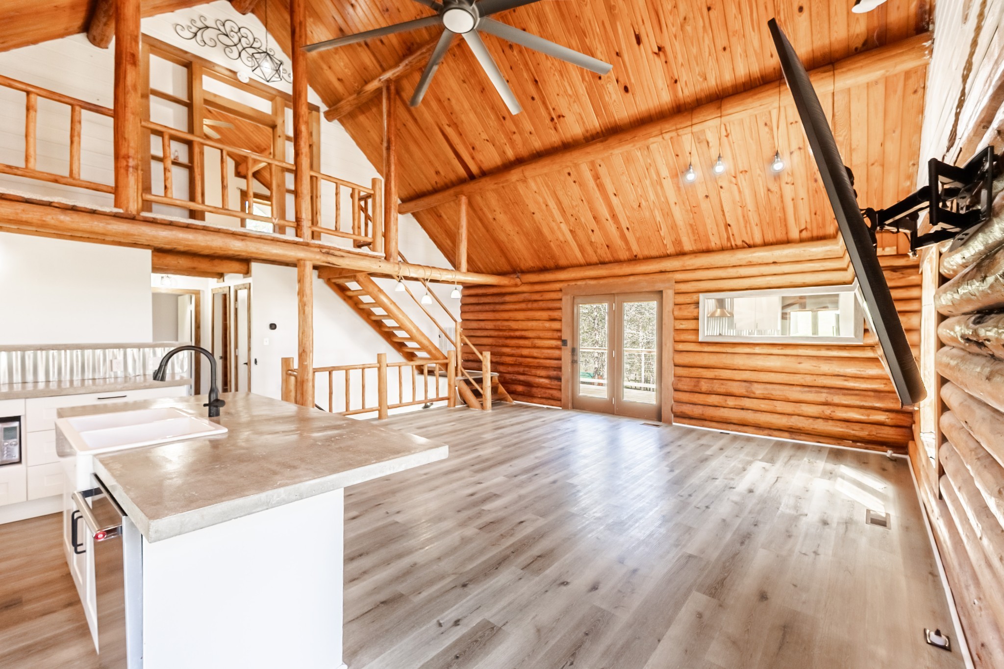 602 Woods Ct