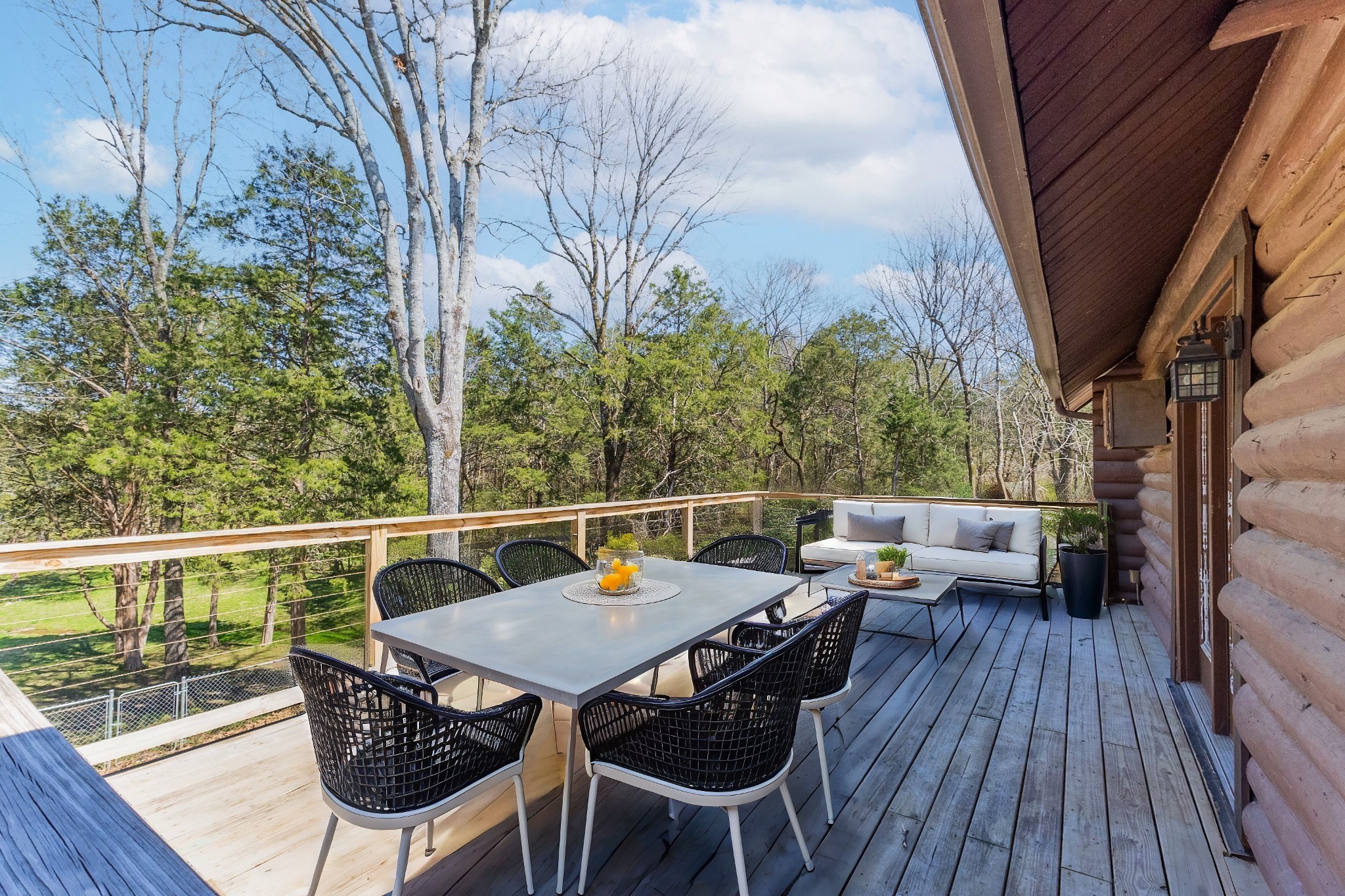 602 Woods Ct