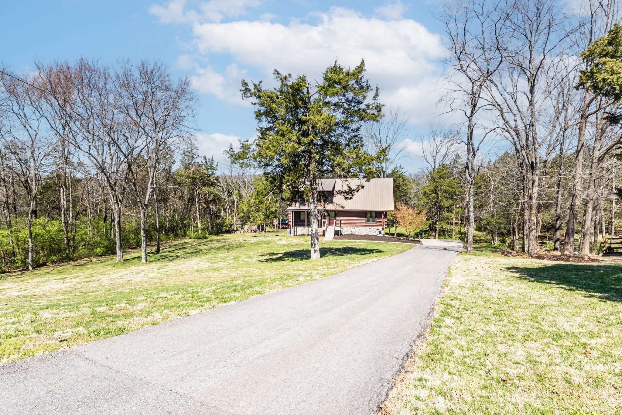 602 Woods Ct
