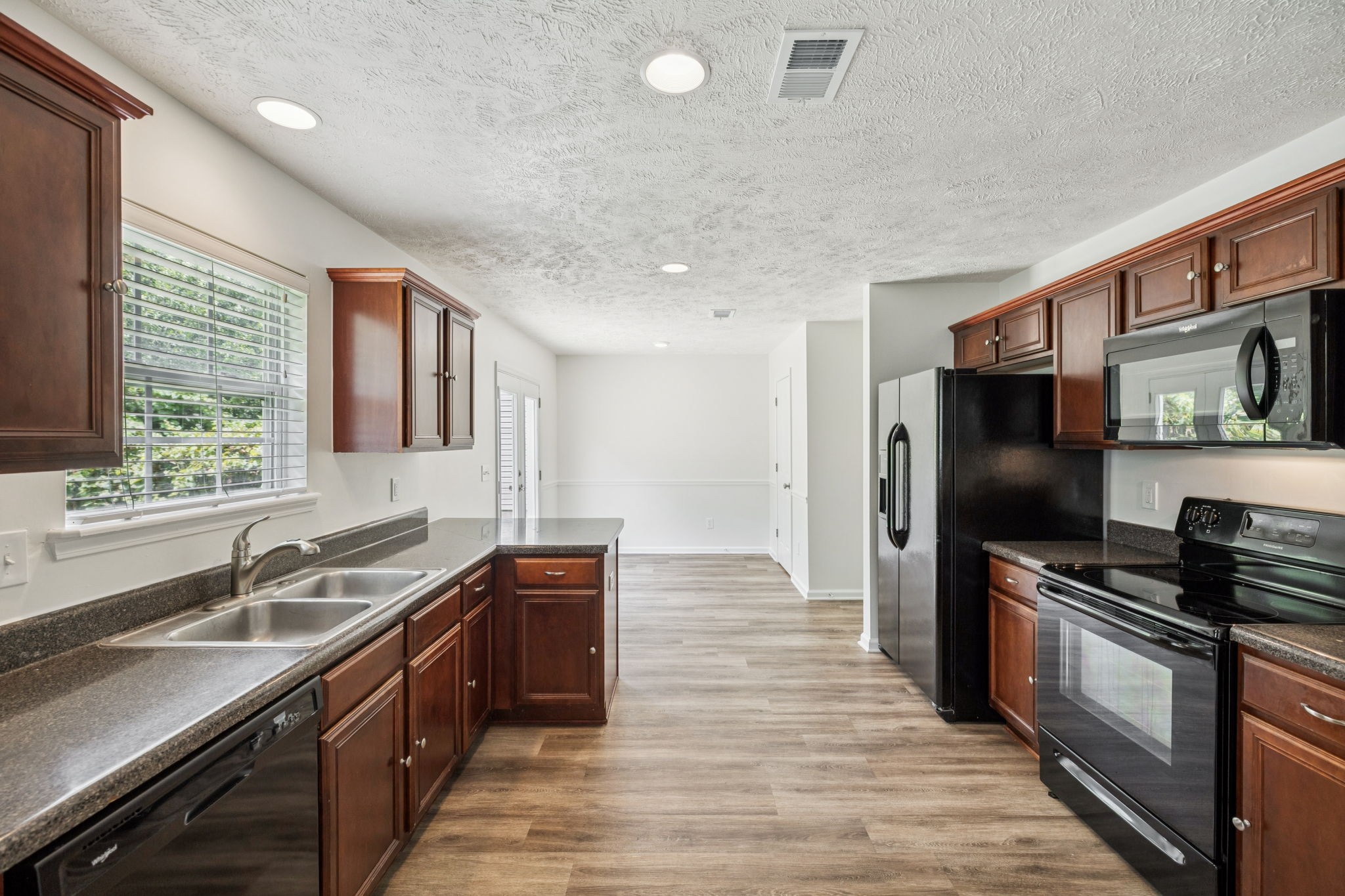1056 Lakewalk Dr