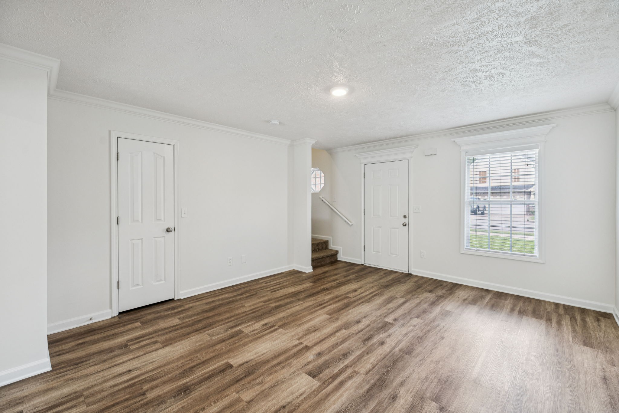1056 Lakewalk Dr