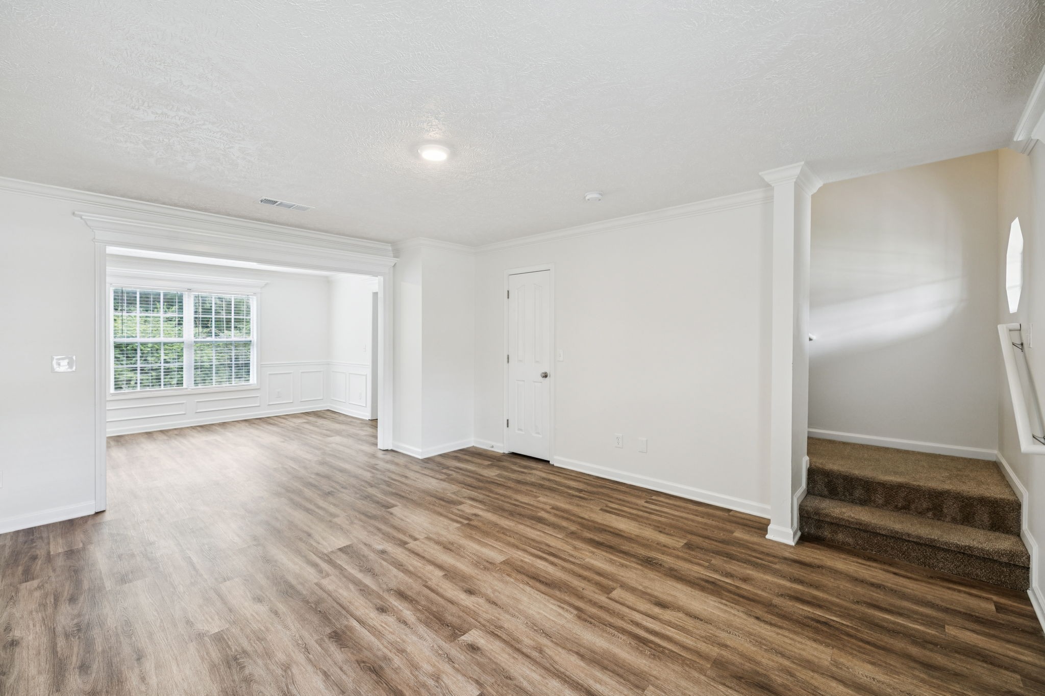 1056 Lakewalk Dr