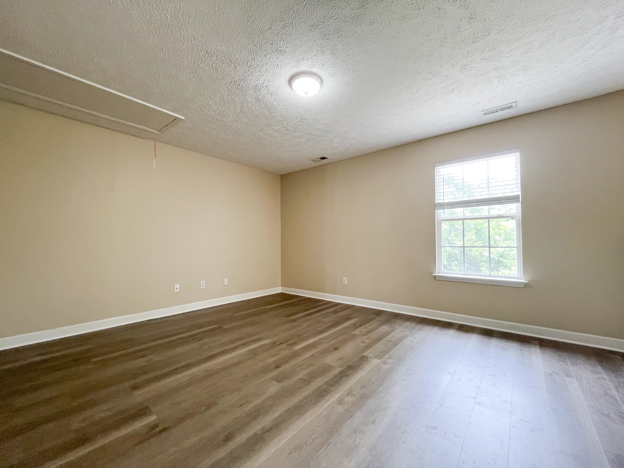1564 Laurel Ledge Dr