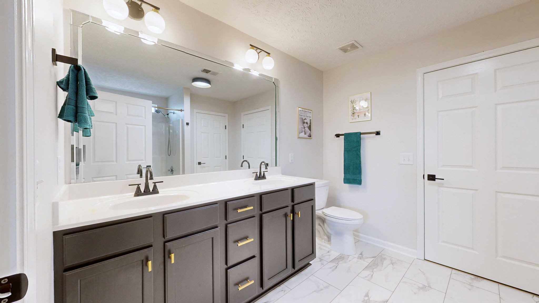 1469 Woodside Dr