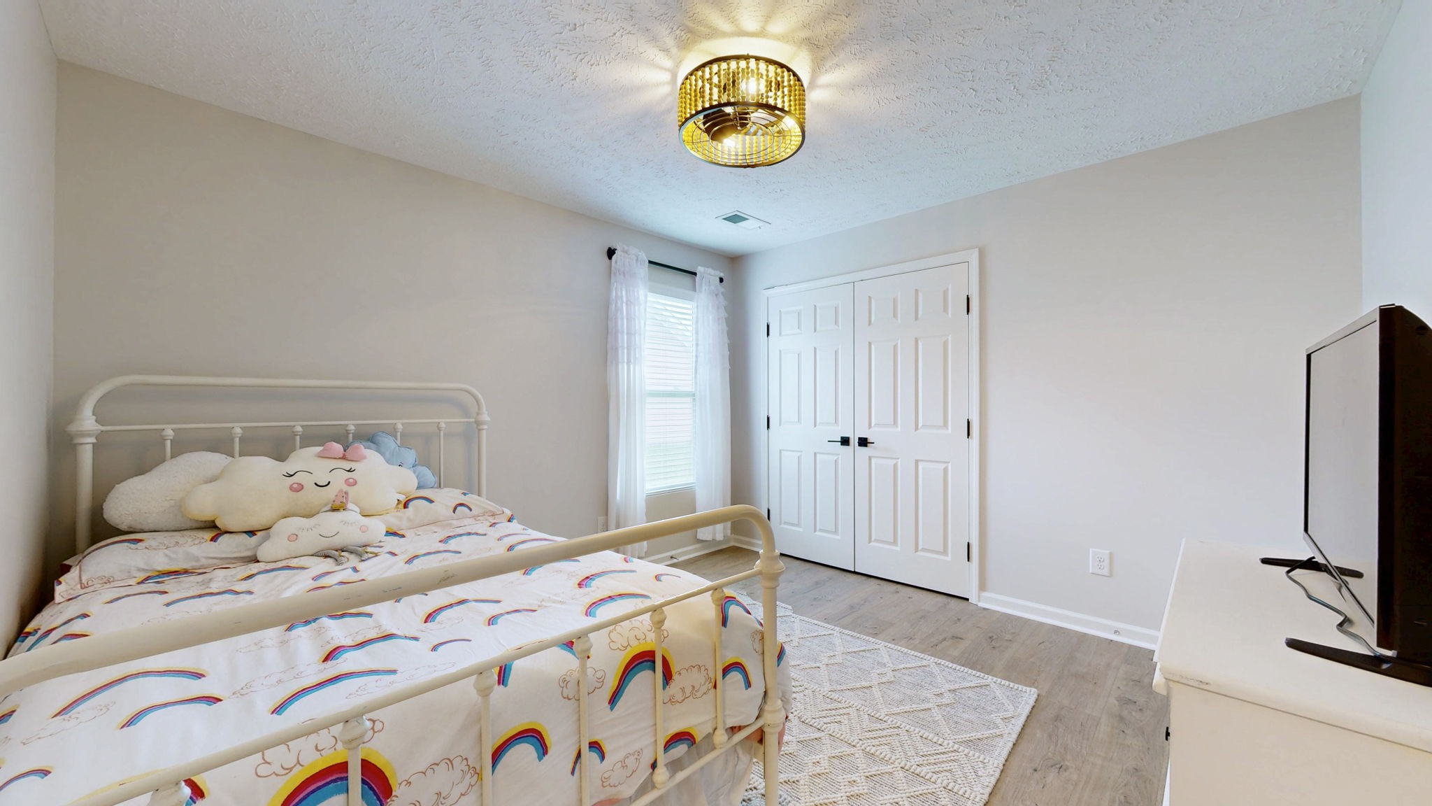 1469 Woodside Dr