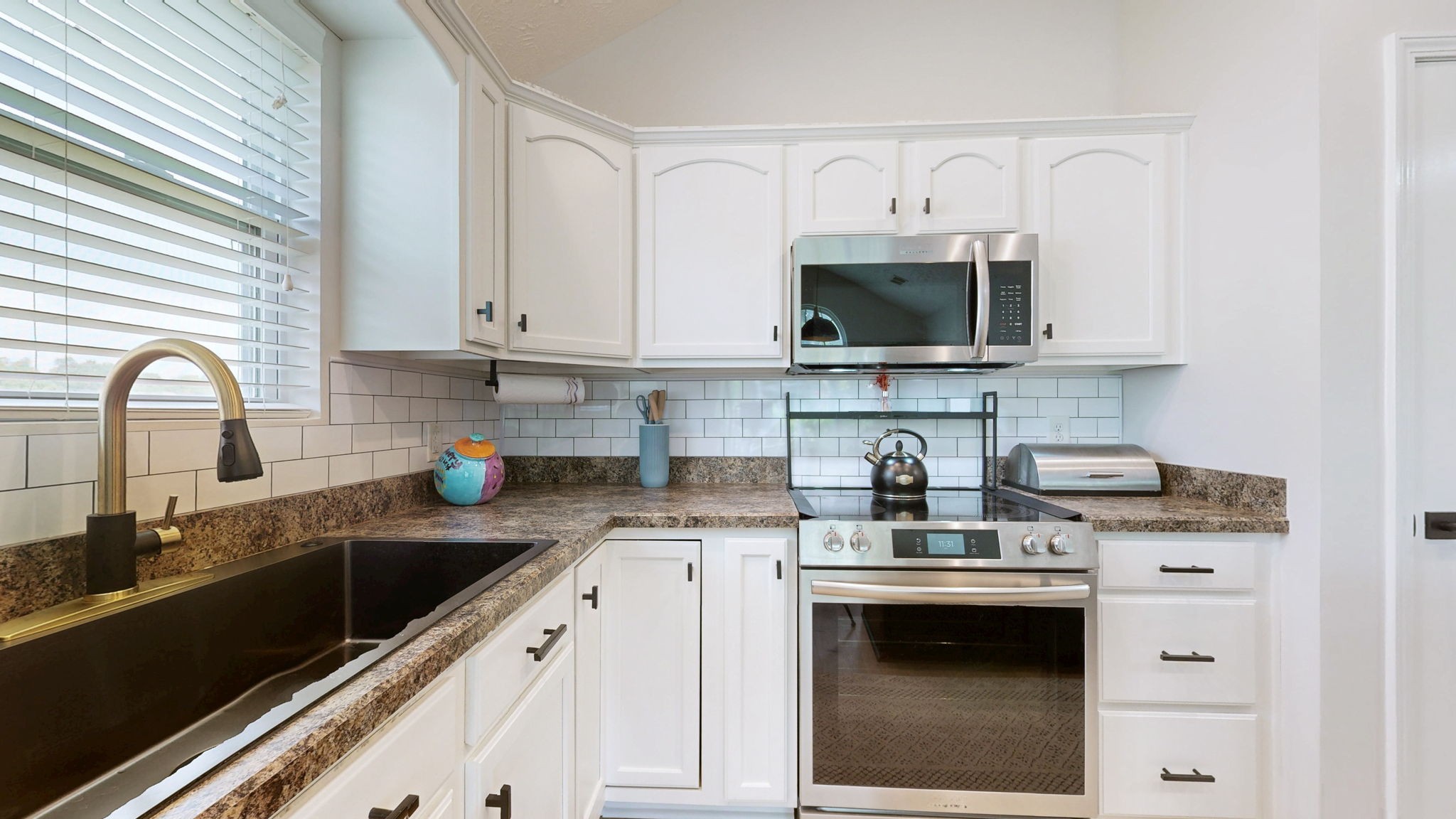 1469 Woodside Dr