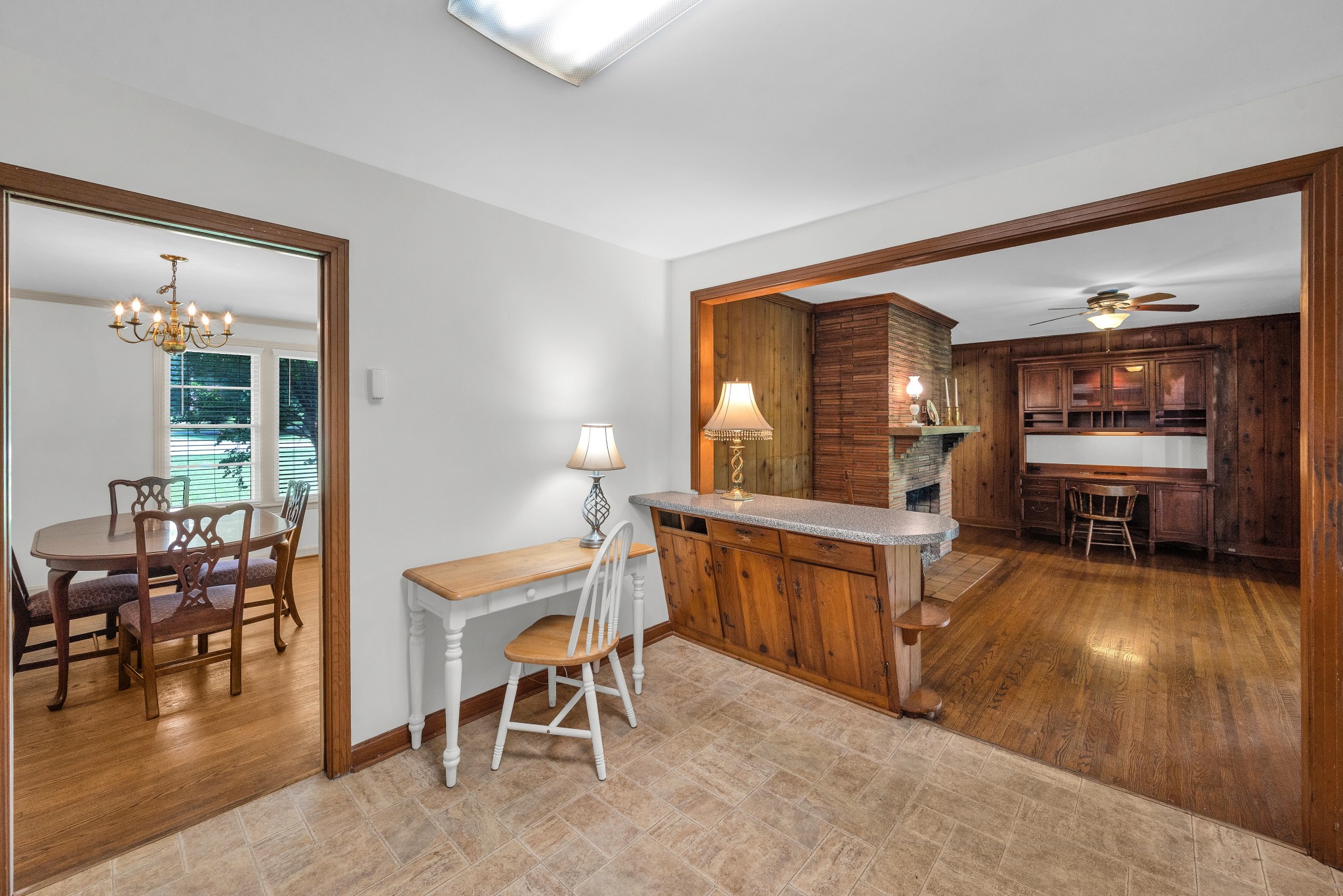 2521 Meadowood Dr