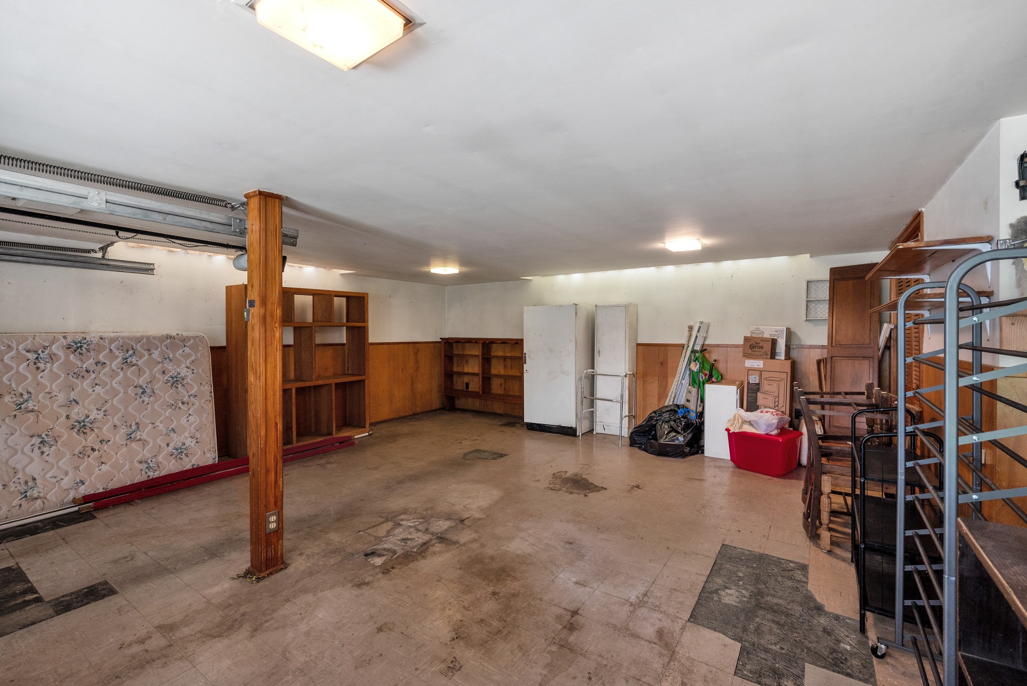 2521 Meadowood Dr