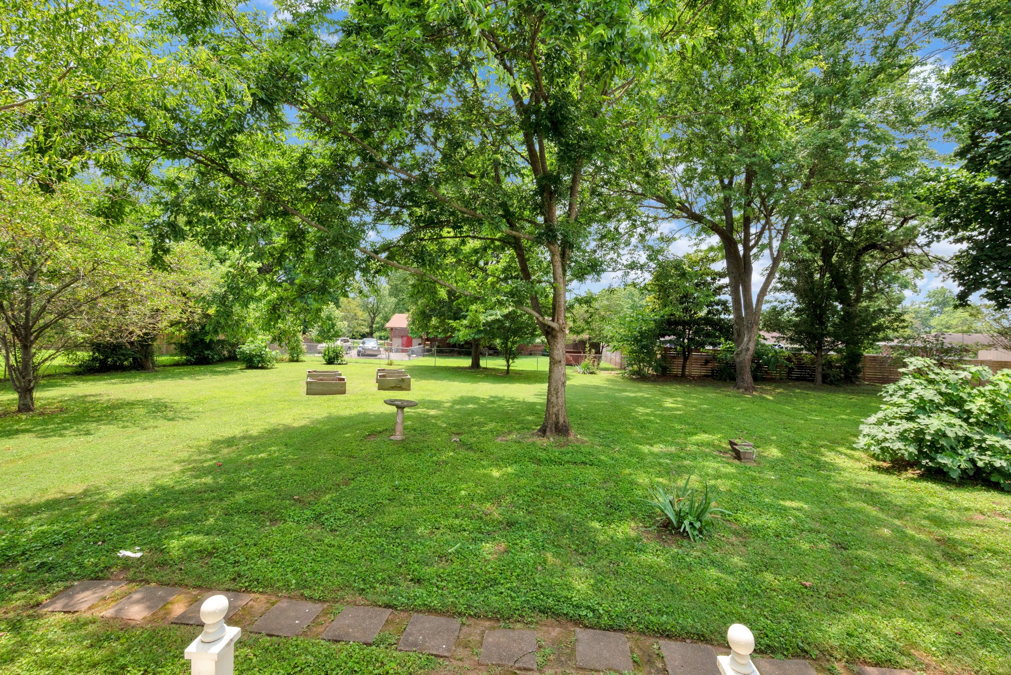 2521 Meadowood Dr