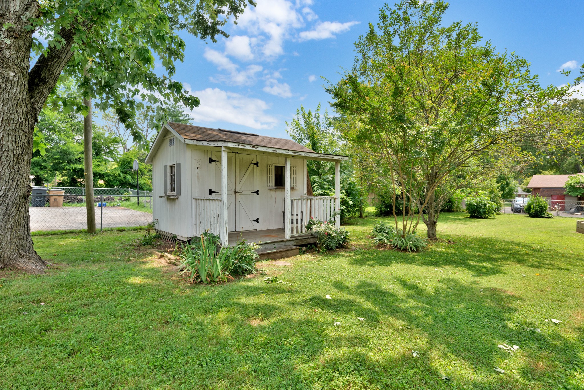 2521 Meadowood Dr