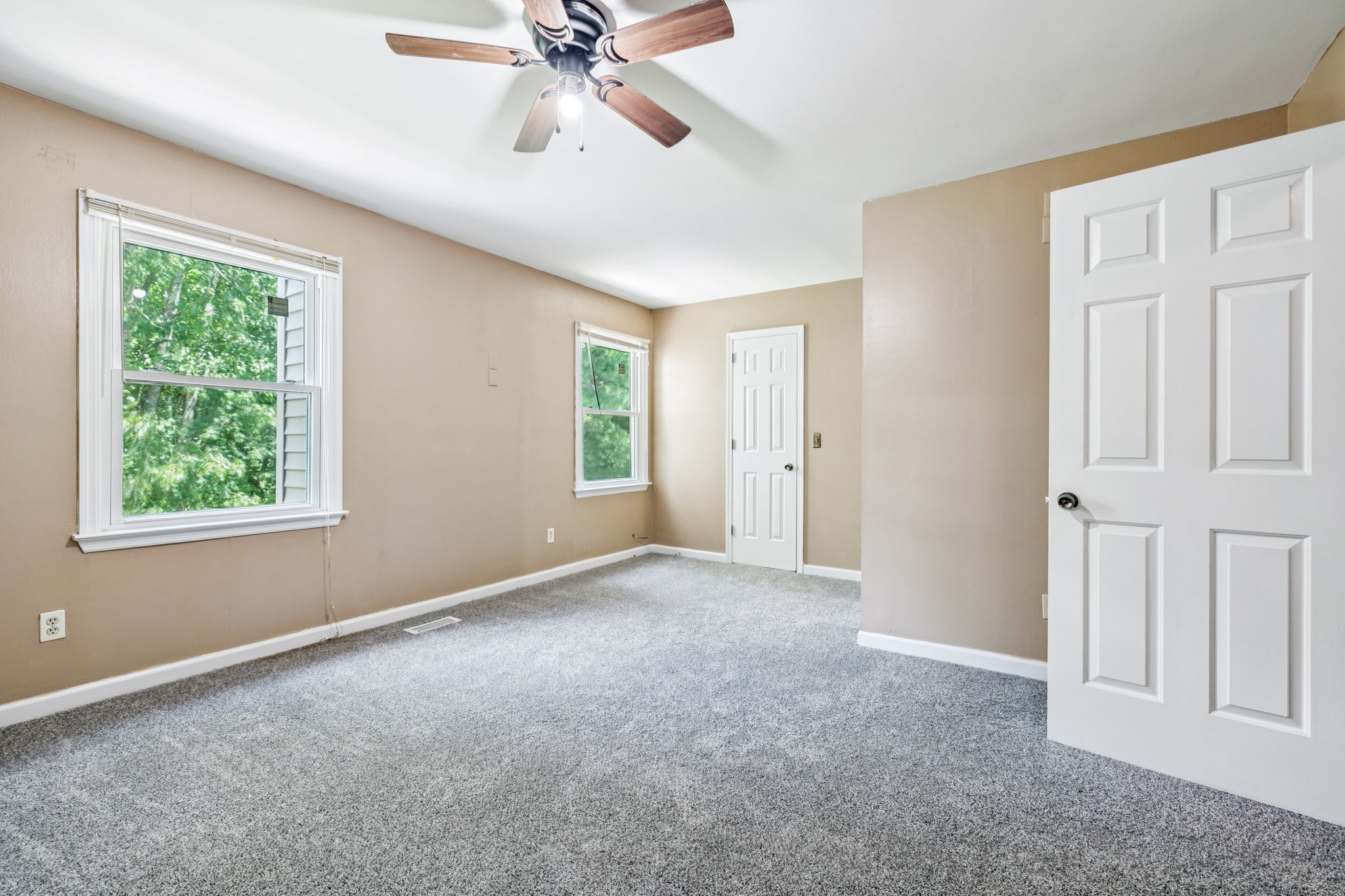 211 Woodmaker Ct