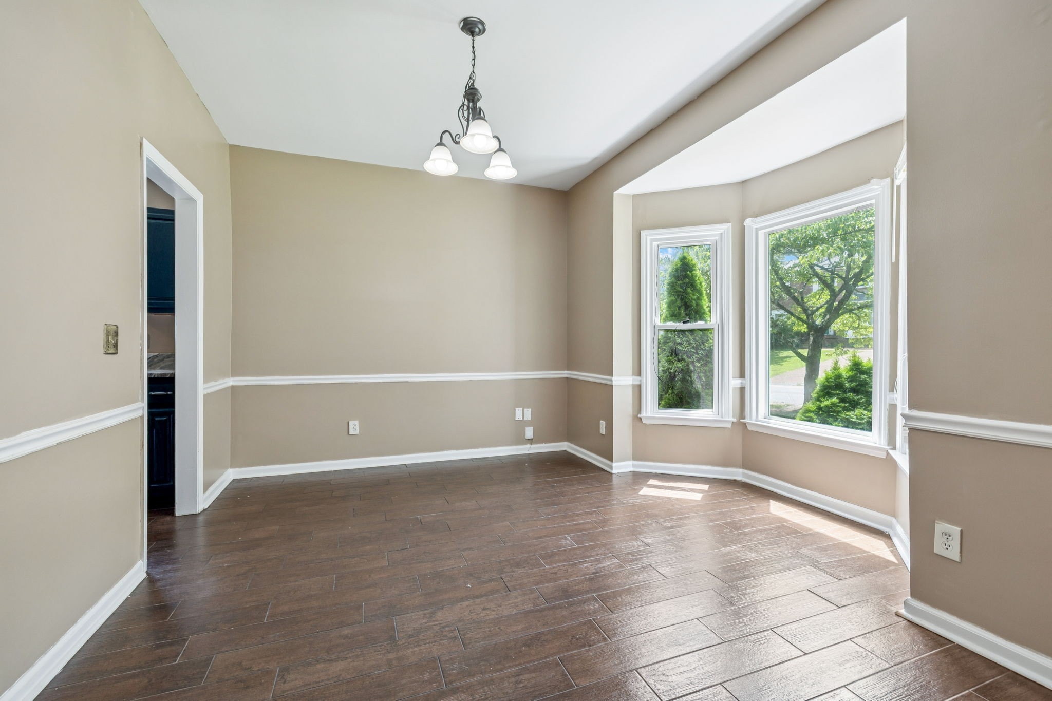 211 Woodmaker Ct