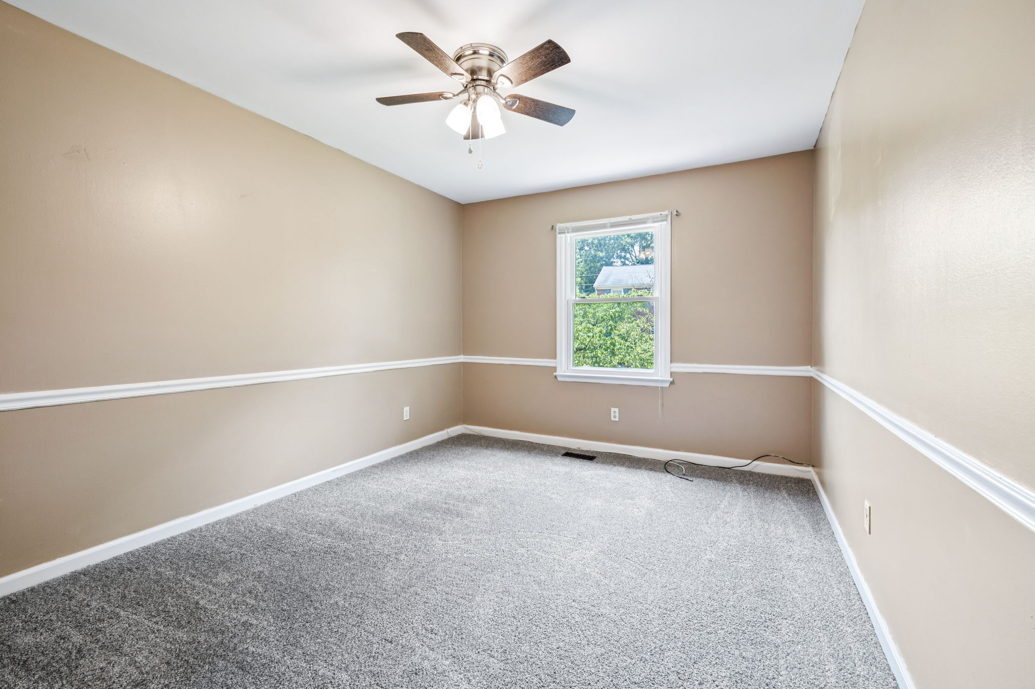 211 Woodmaker Ct